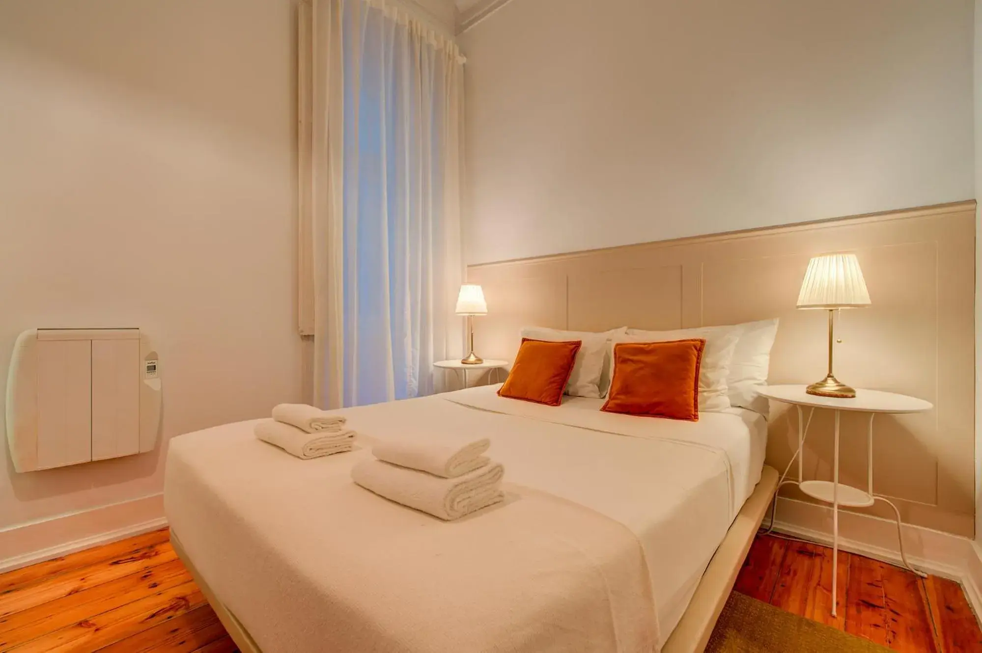 Economy Double Room with Shared Bathroom in Chalet D´Ávila Guest House Economy Double Room with Shared Bathroom in Chalet D´Ávila Guest House