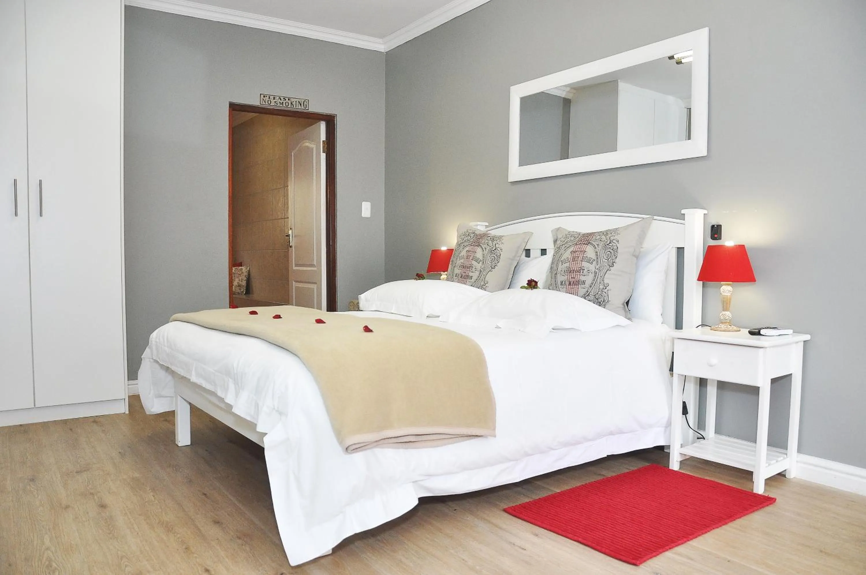 Bedroom, Bed in Skilpadvlei Wine Farm