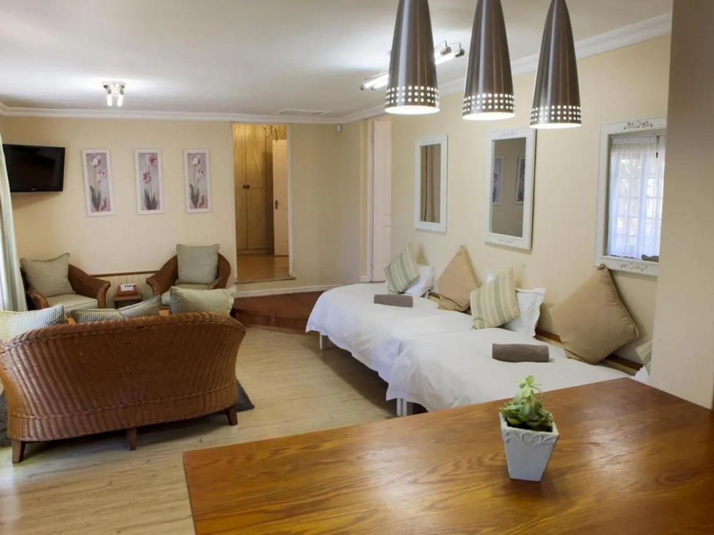 Bed in Skilpadvlei Wine Farm