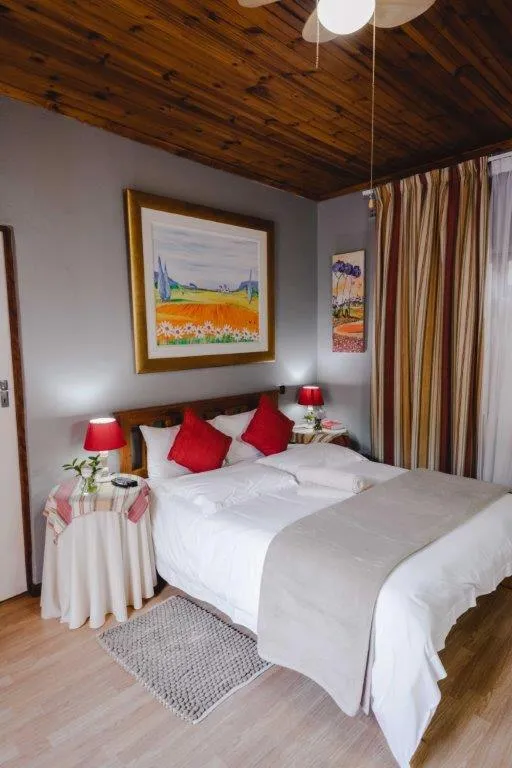 Bed in Skilpadvlei Wine Farm