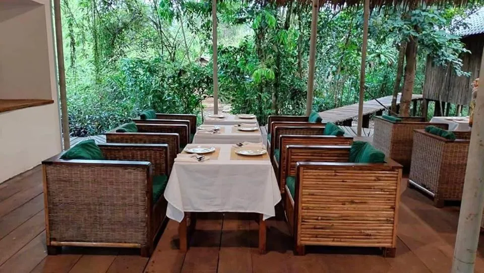 Restaurant/places to eat in Rainbow Lodge