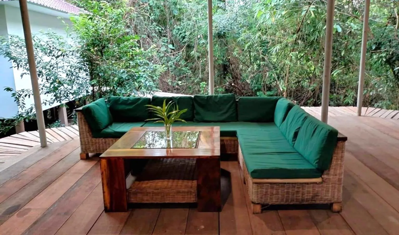 Restaurant/places to eat in Rainbow Lodge