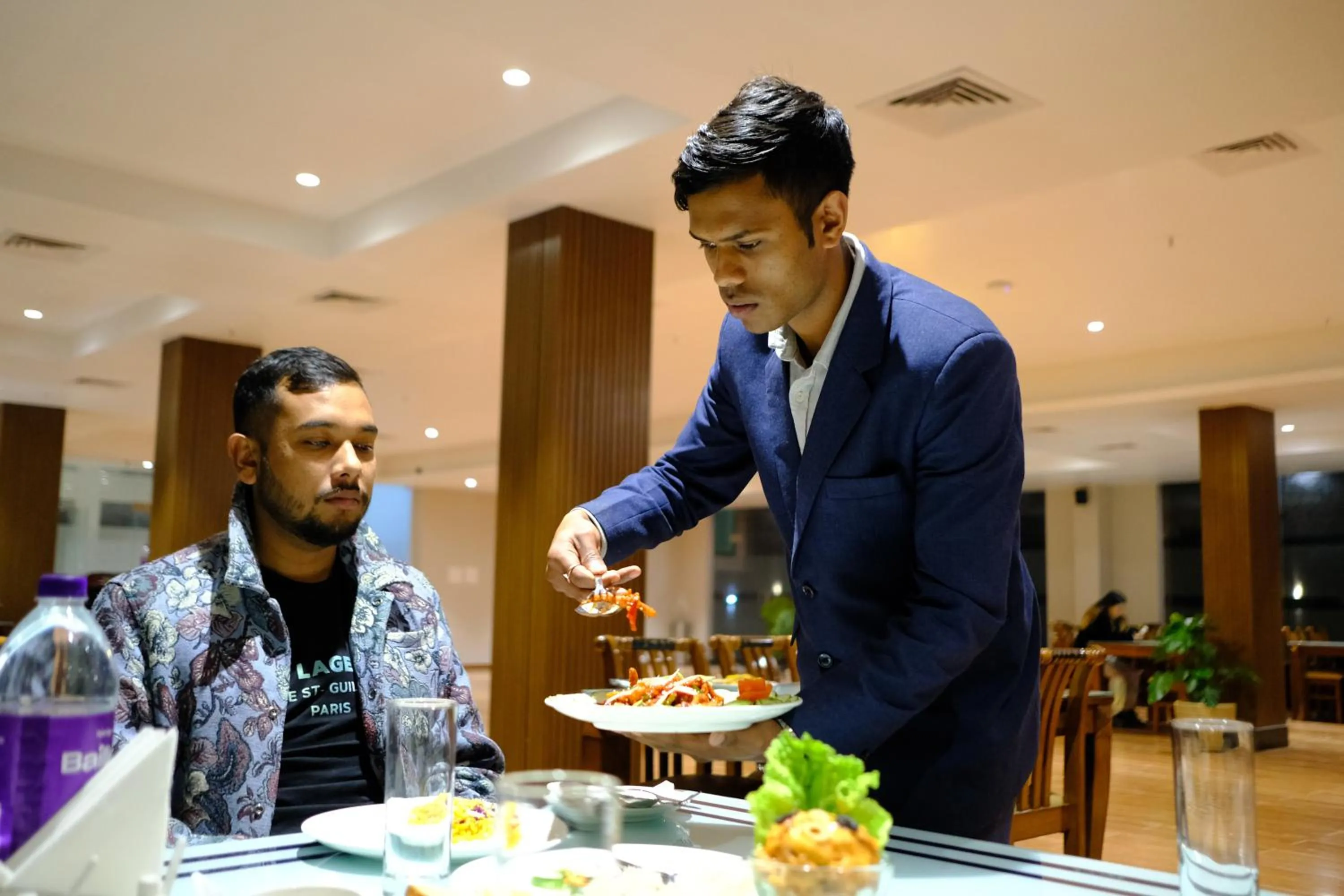 Restaurant/places to eat in Finn's Weaver Resort, Kaziranga