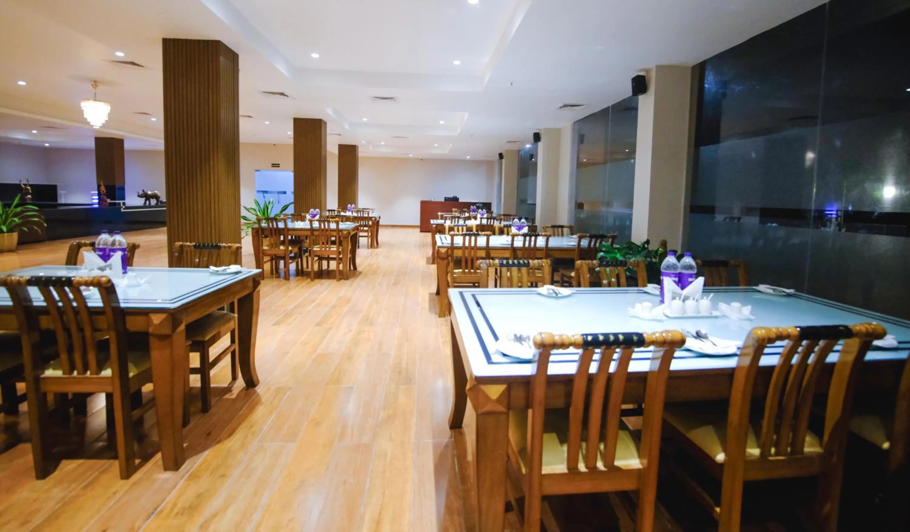 Restaurant/places to eat in Finn's Weaver Resort, Kaziranga