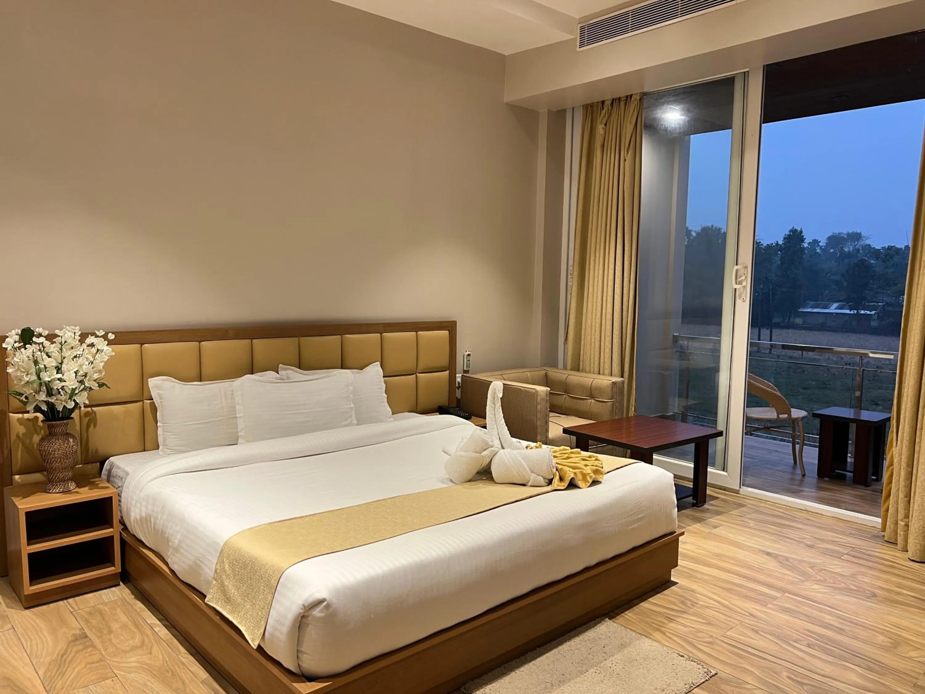 Bedroom, Bed in Finn's Weaver Resort, Kaziranga