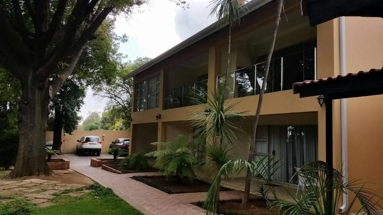 Property building in Anka Lodge