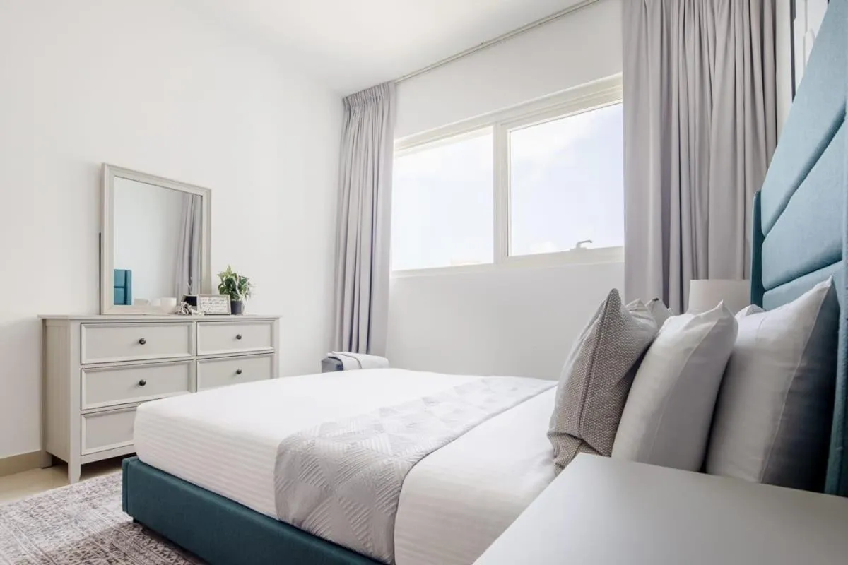 Bed in Frank Porter - Marina Blue - Marina Square, Abu Dhabi