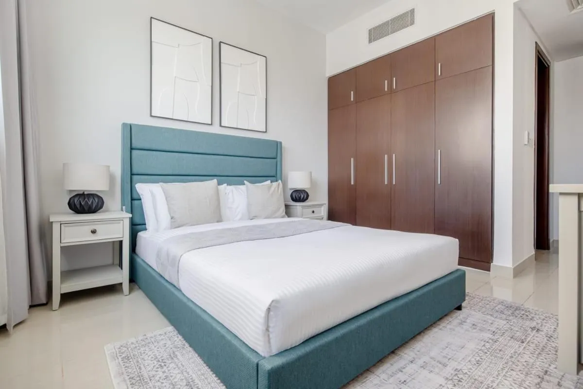 Bed in Frank Porter - Marina Blue - Marina Square, Abu Dhabi