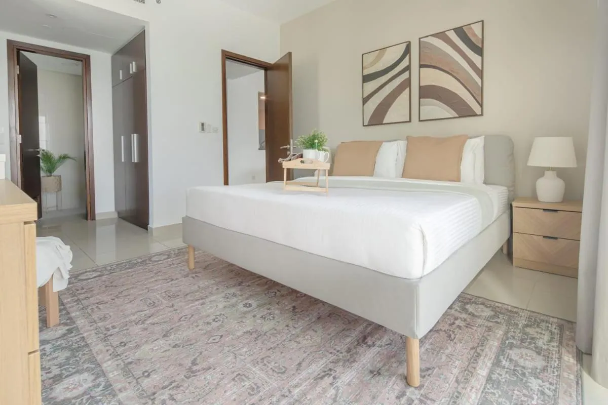 Bed in Frank Porter - Marina Blue - Marina Square, Abu Dhabi