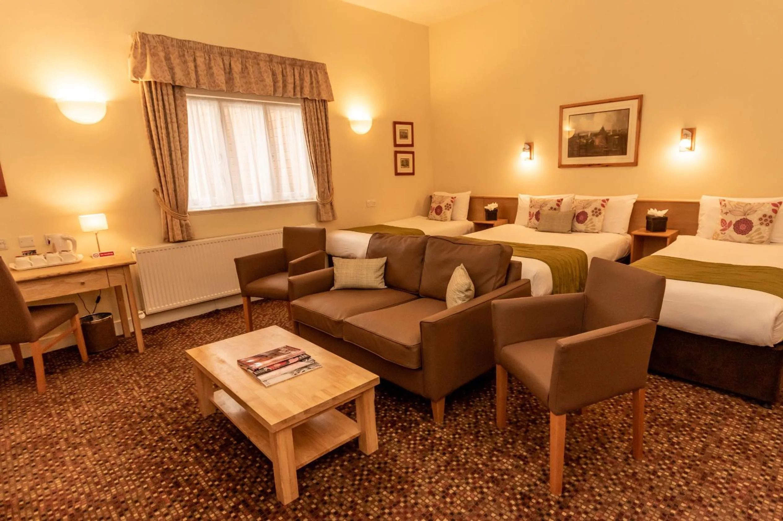 Photo of the whole room in The Darlington Hyde Park