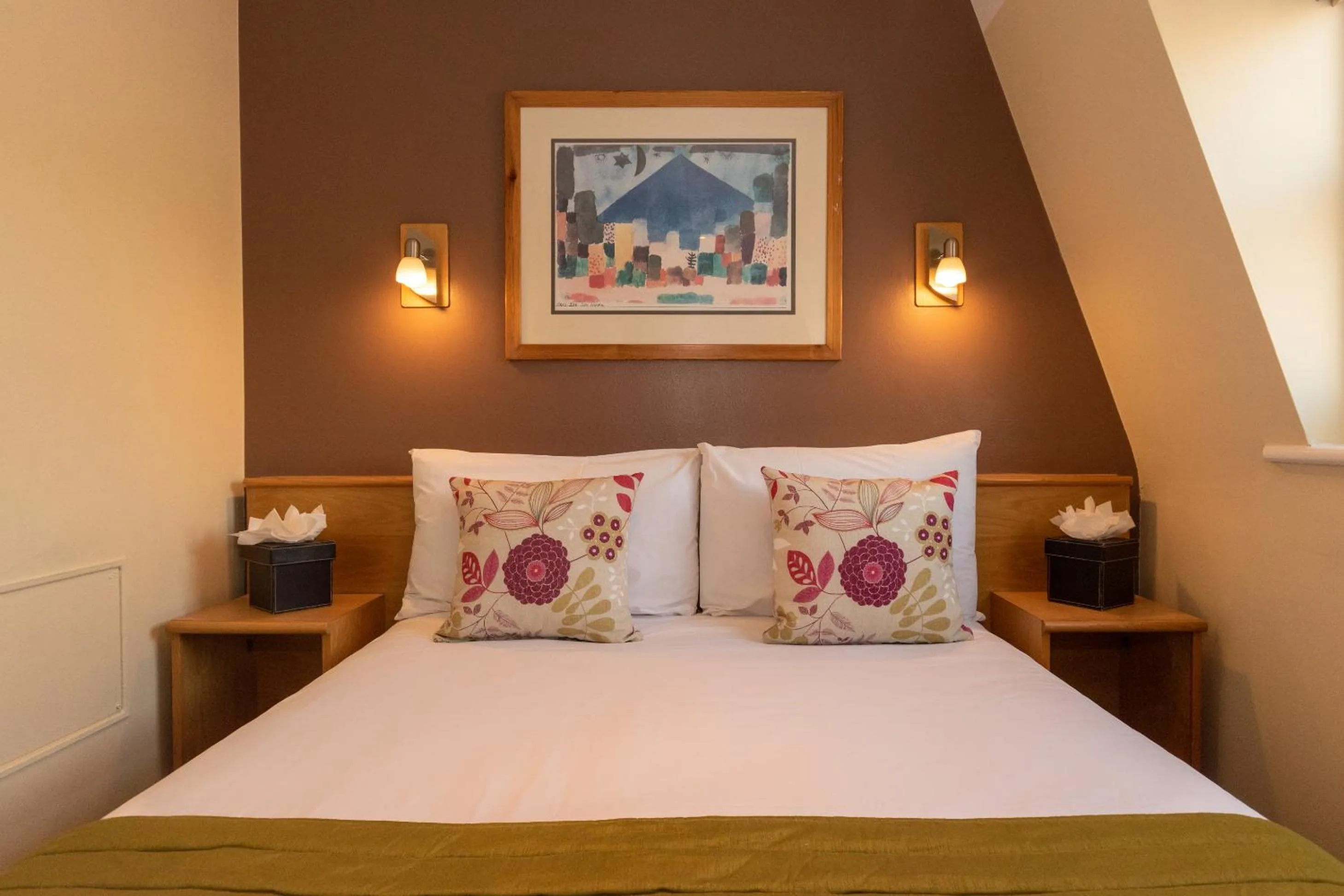 Bed in The Darlington Hyde Park