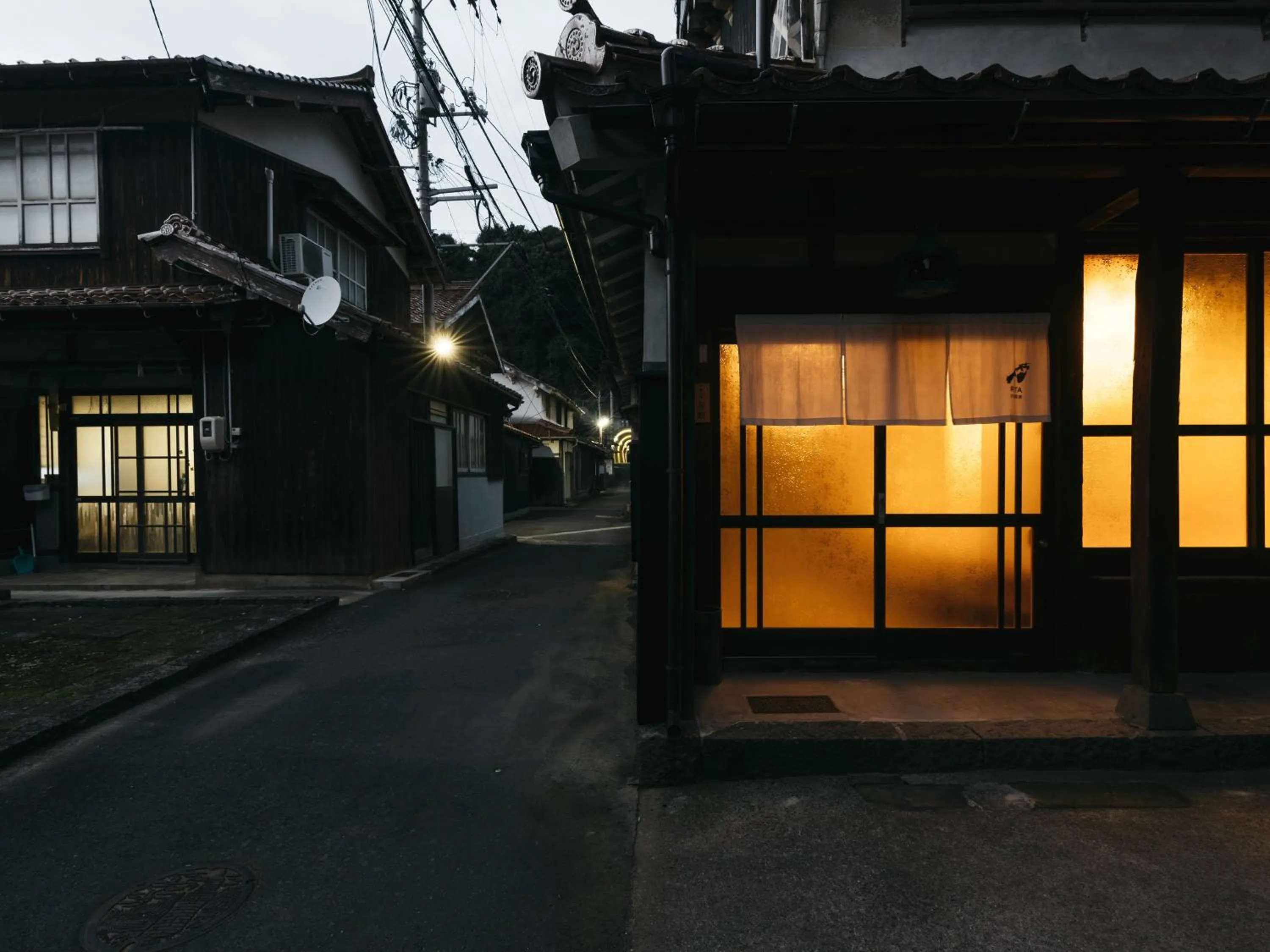 Photo of the whole room in RITA Izumo Sagiura