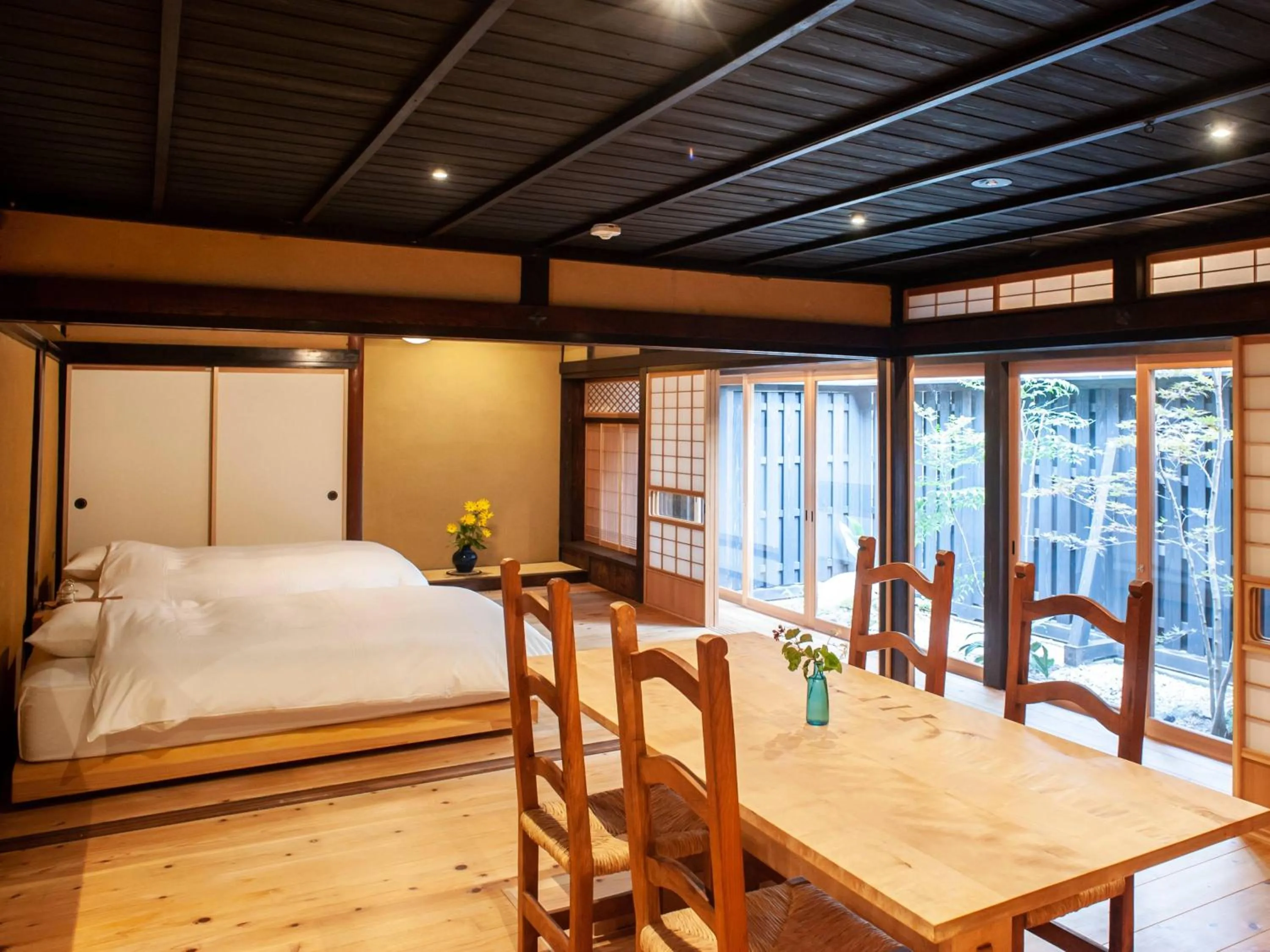 Photo of the whole room, Bed in RITA Izumo Sagiura