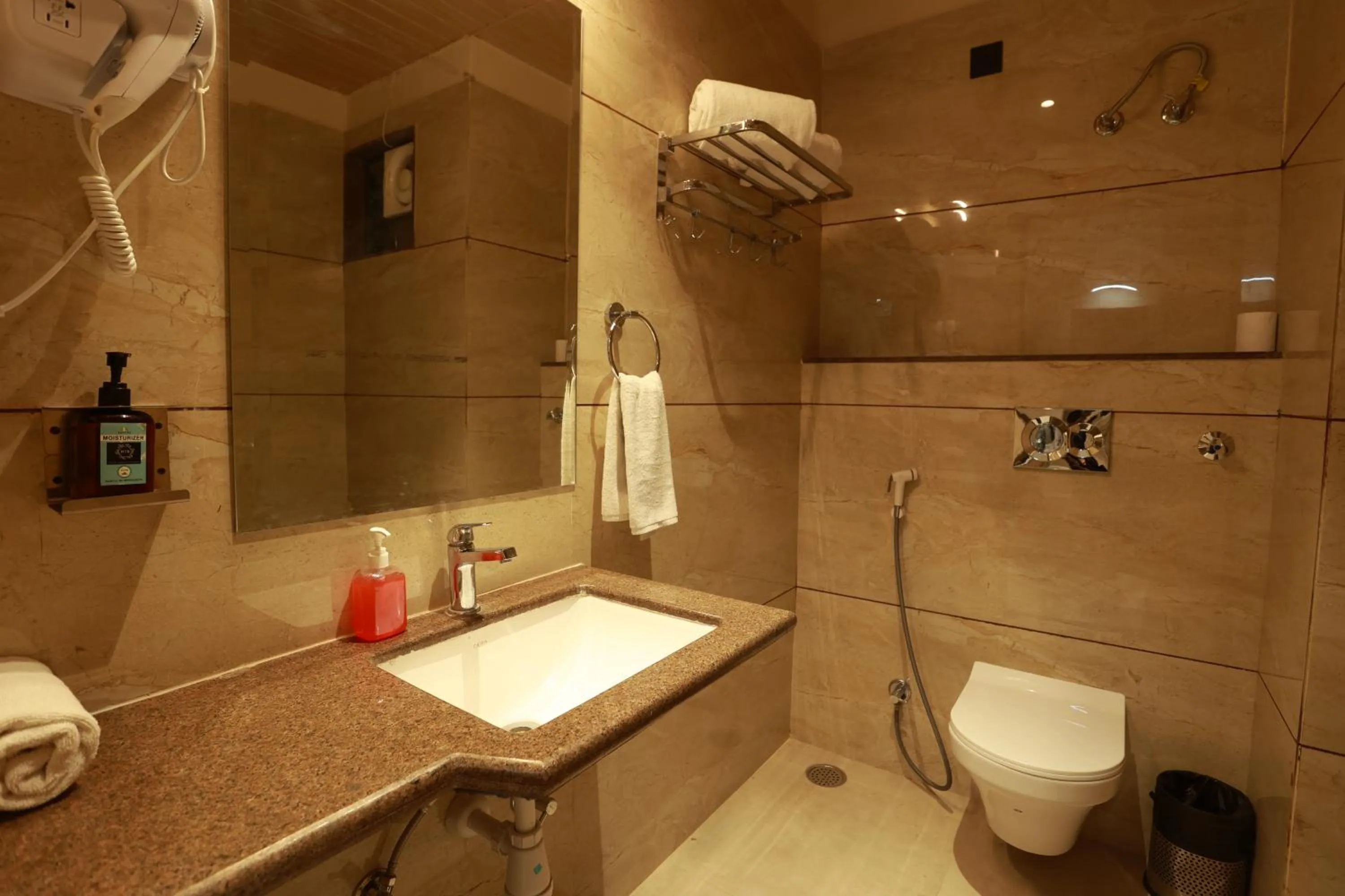 Hotel Taviral Regency