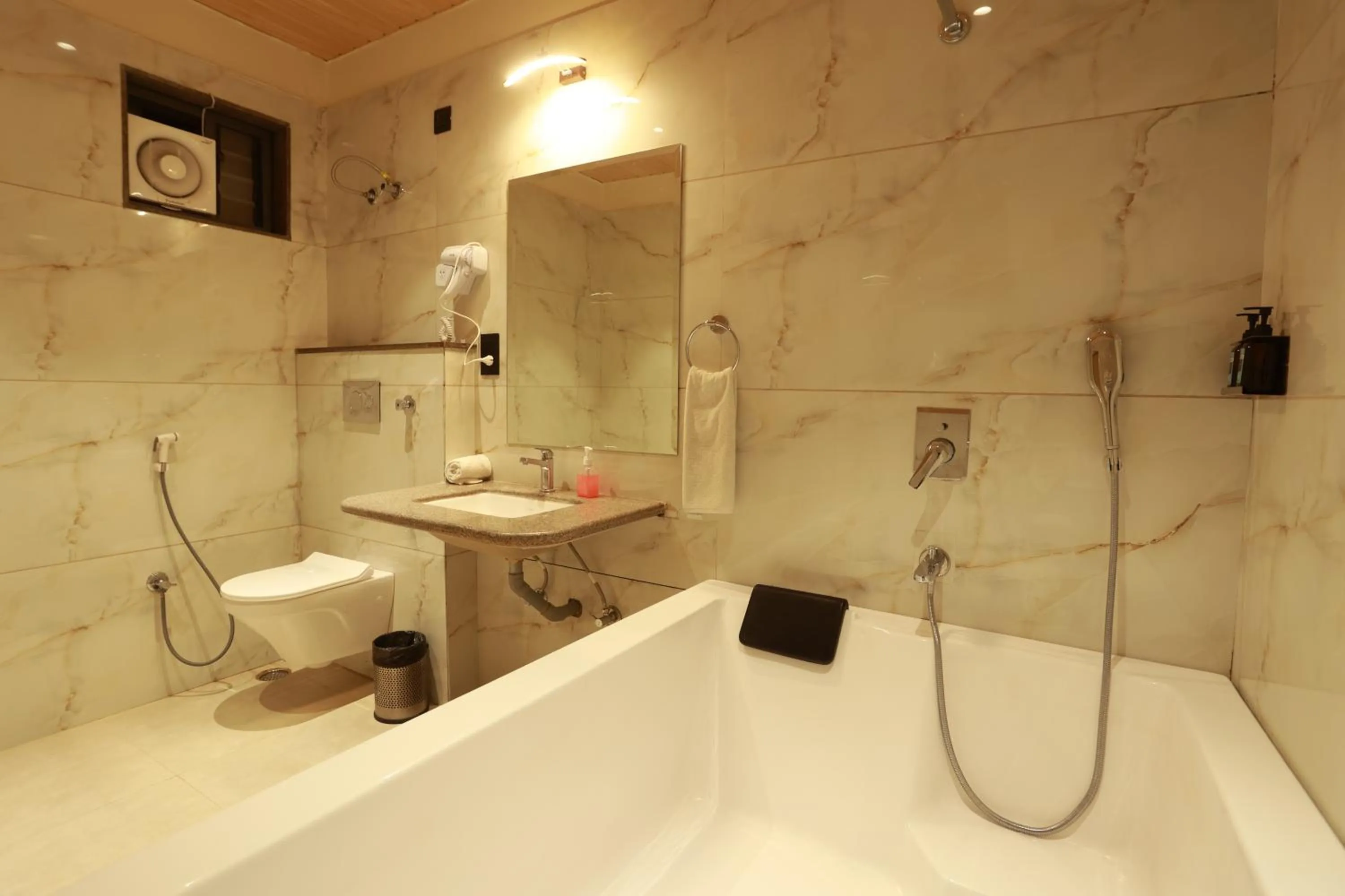 Hotel Taviral Regency