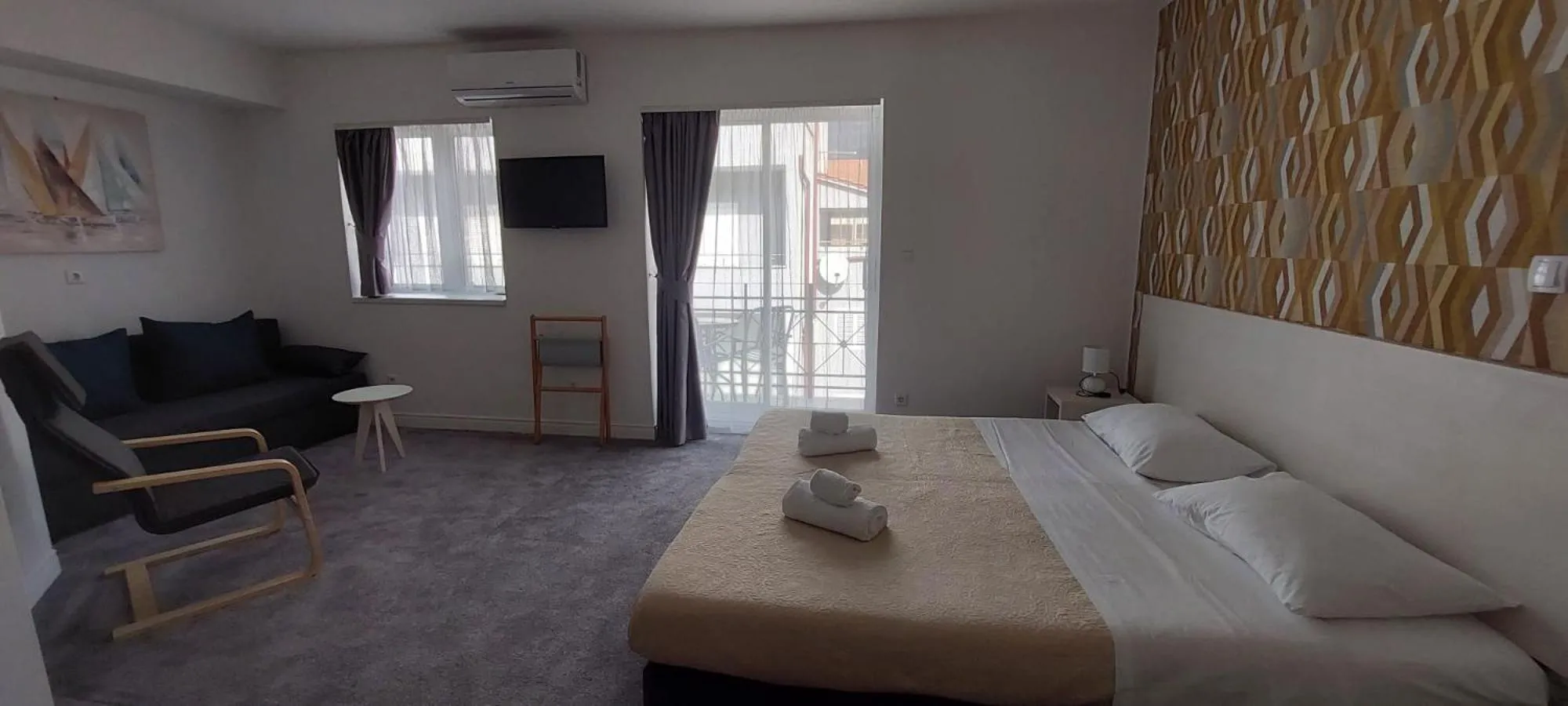 Bed in Hotel Aqua - Guest Rooms & Suites Kaštela