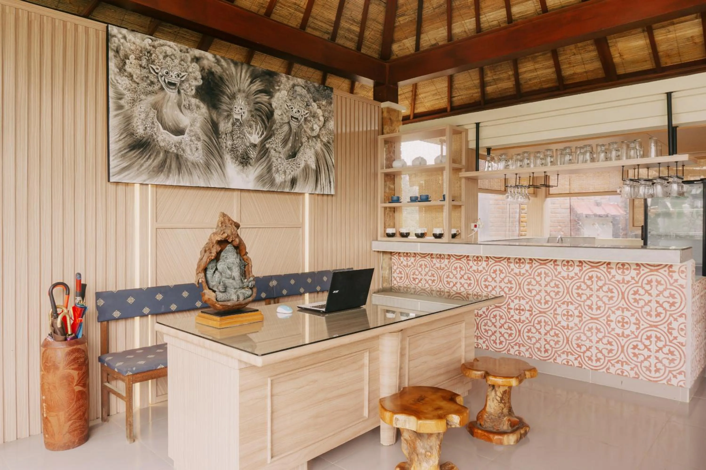 Restaurant/places to eat in Camaradvipa Retreat Munduk