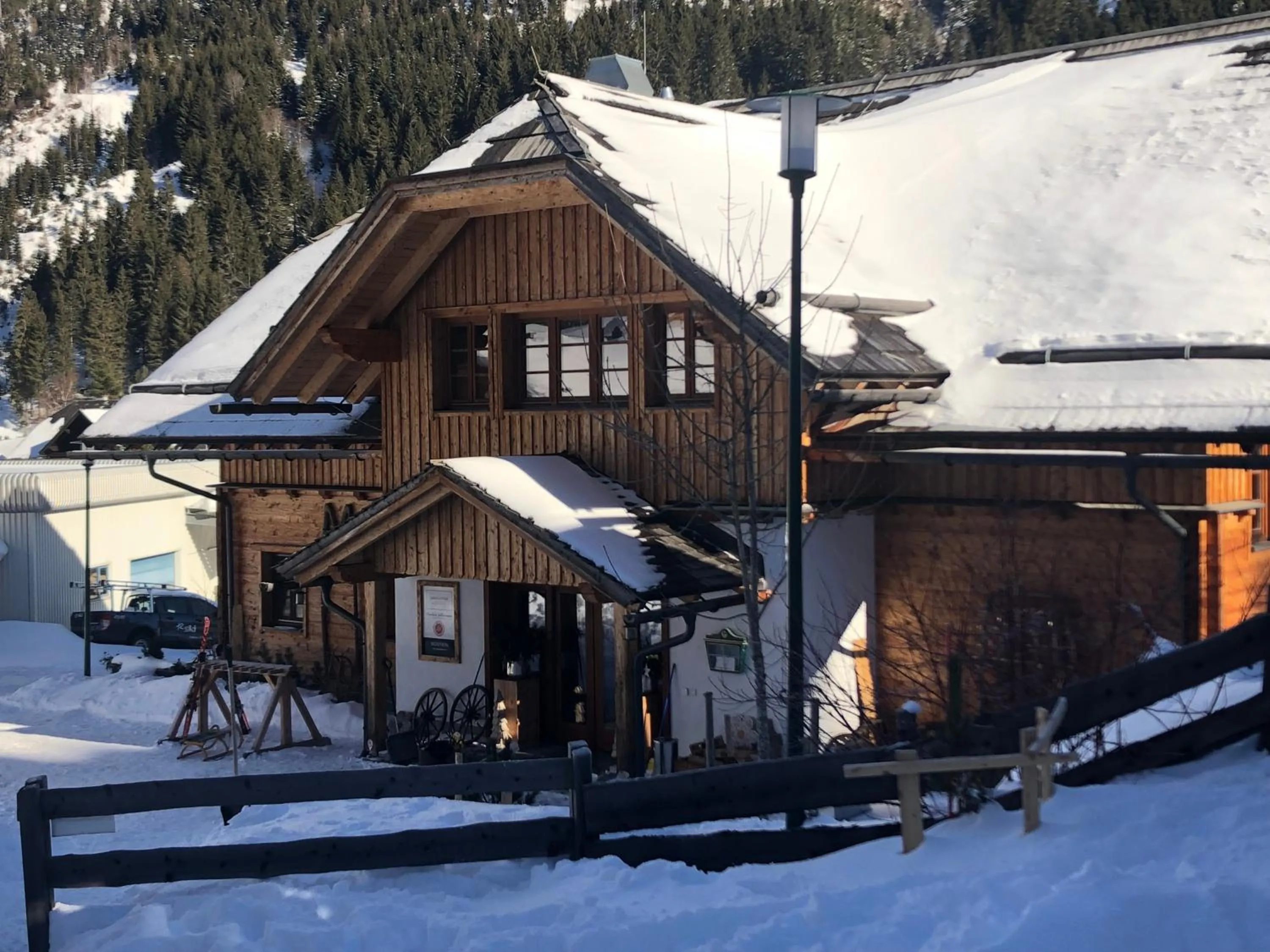 Property building in Bergdorf Riesner