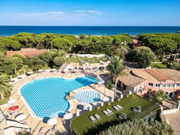 Colostrai Hotel Club