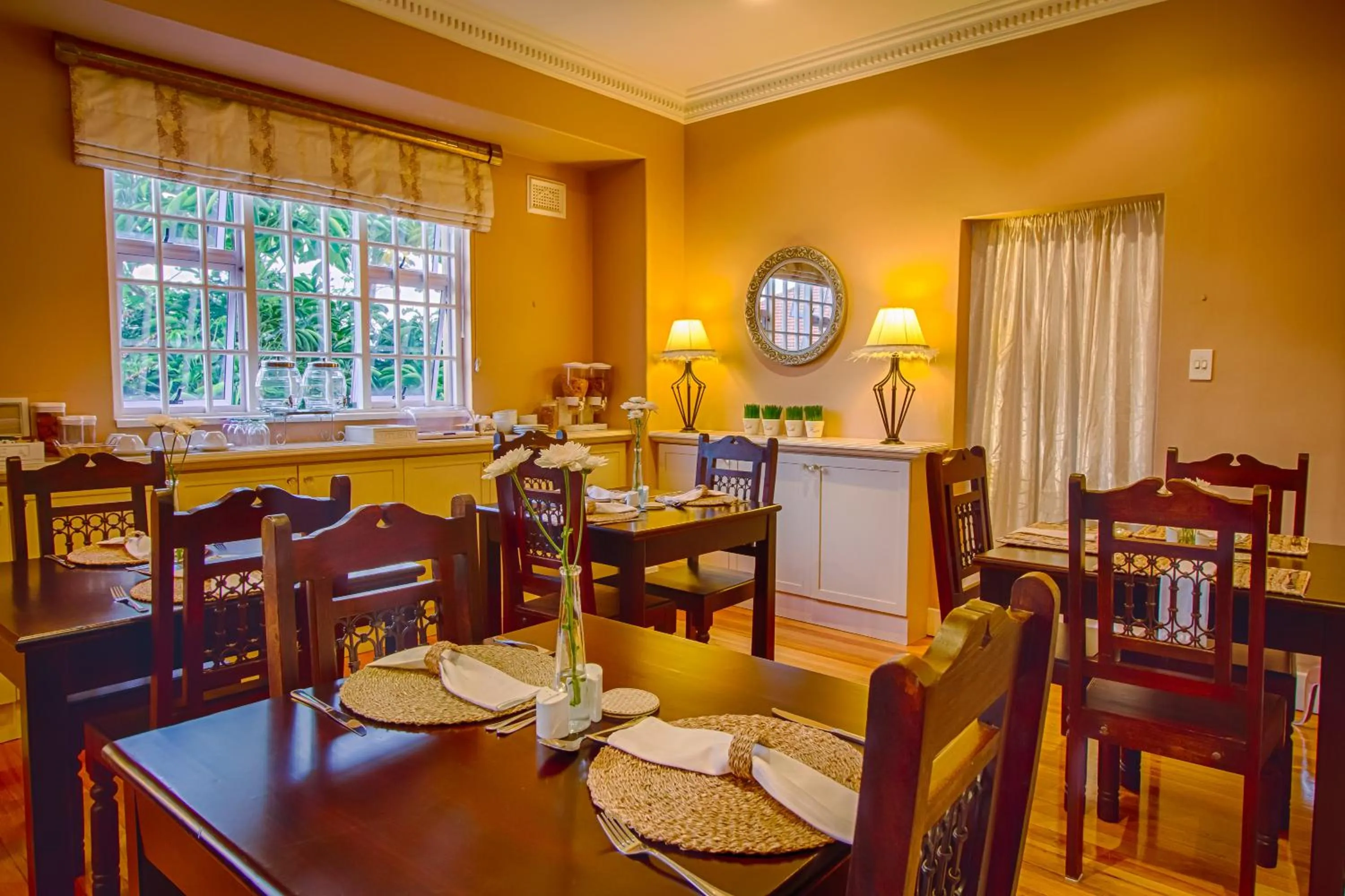 Dining area in Musgrave Avenue Guest Lodge