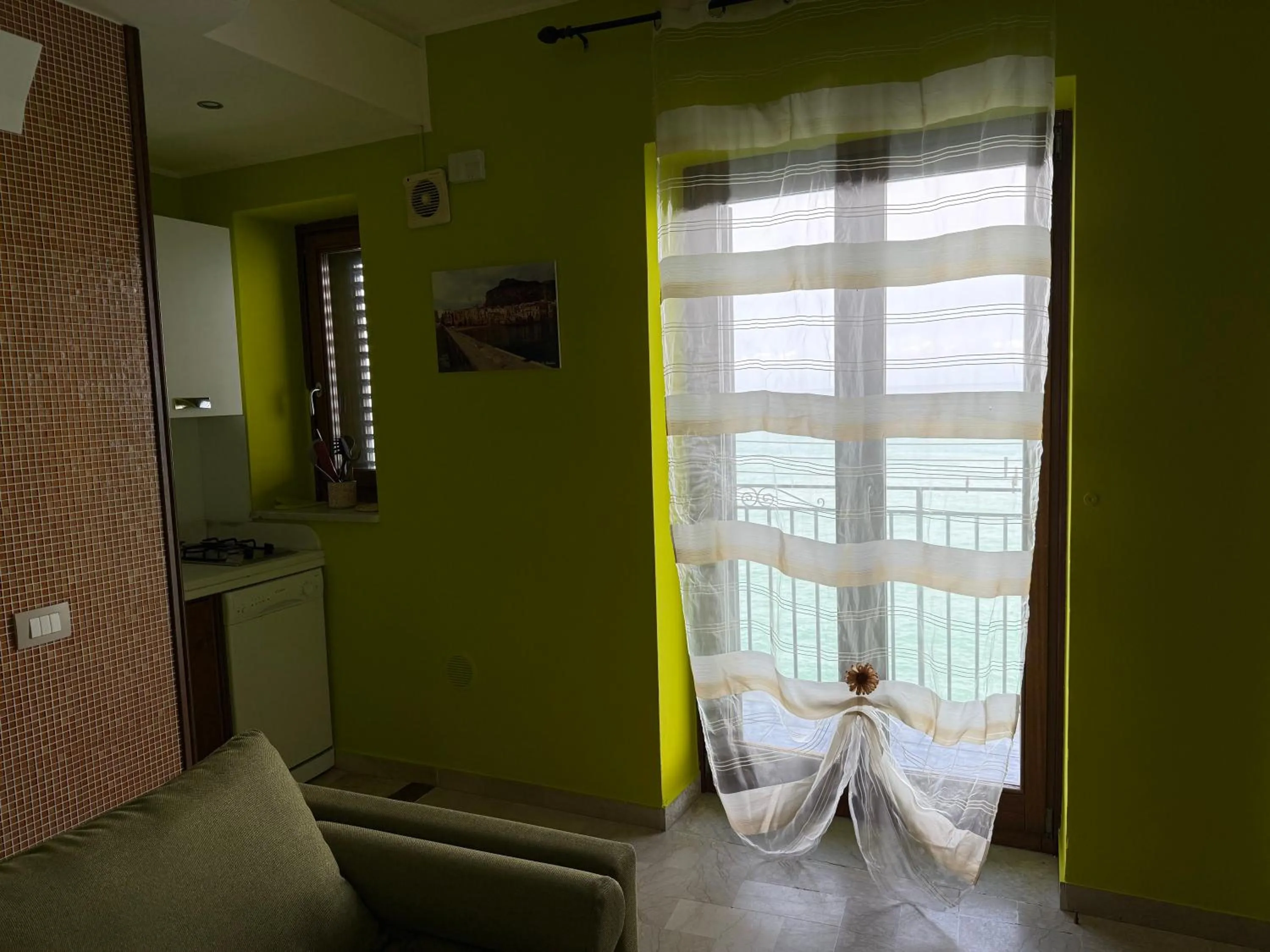 Photo of the whole room in MiraMare Residence Cefalú