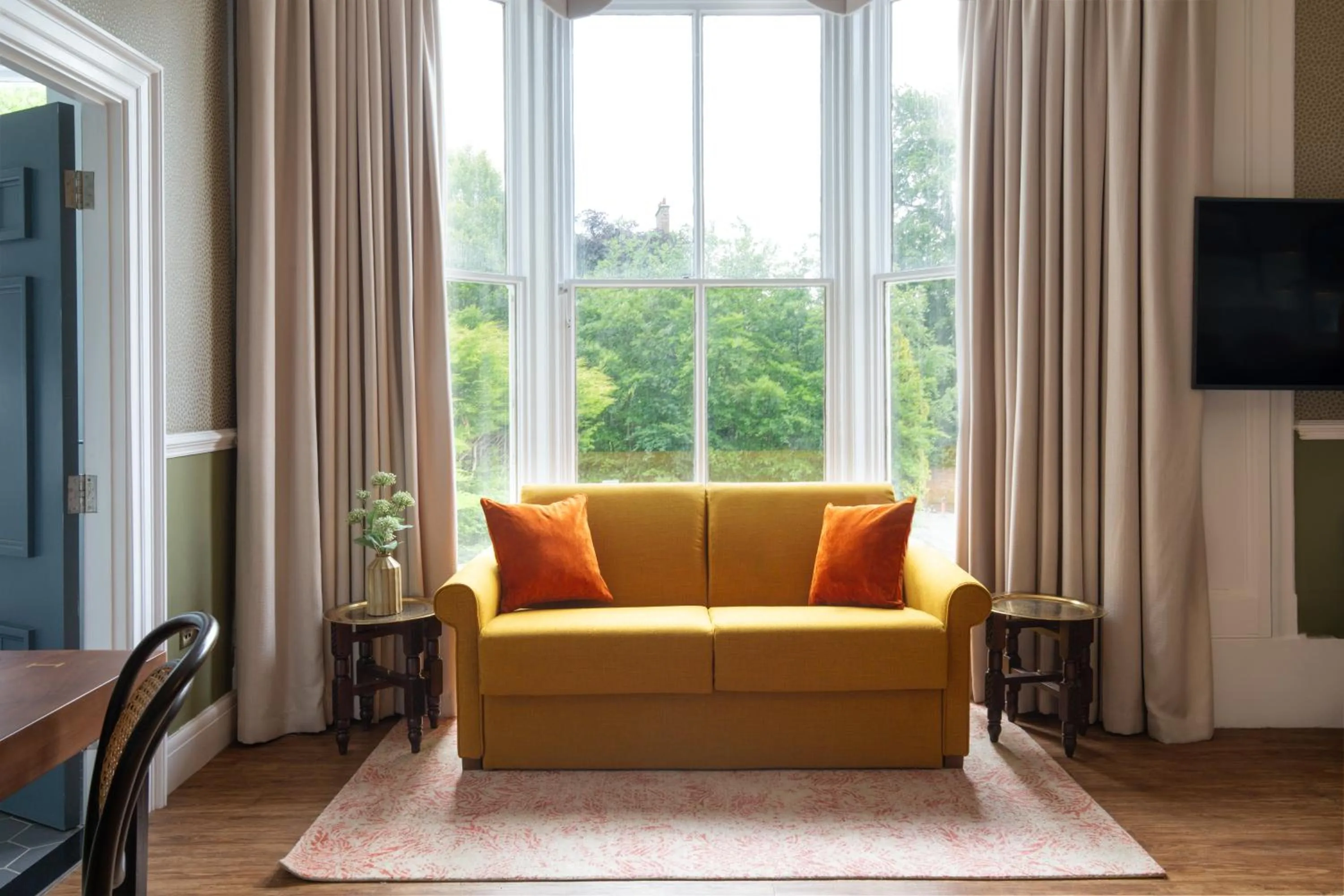 TV and multimedia in Elmbank York, Tapestry Collection by Hilton