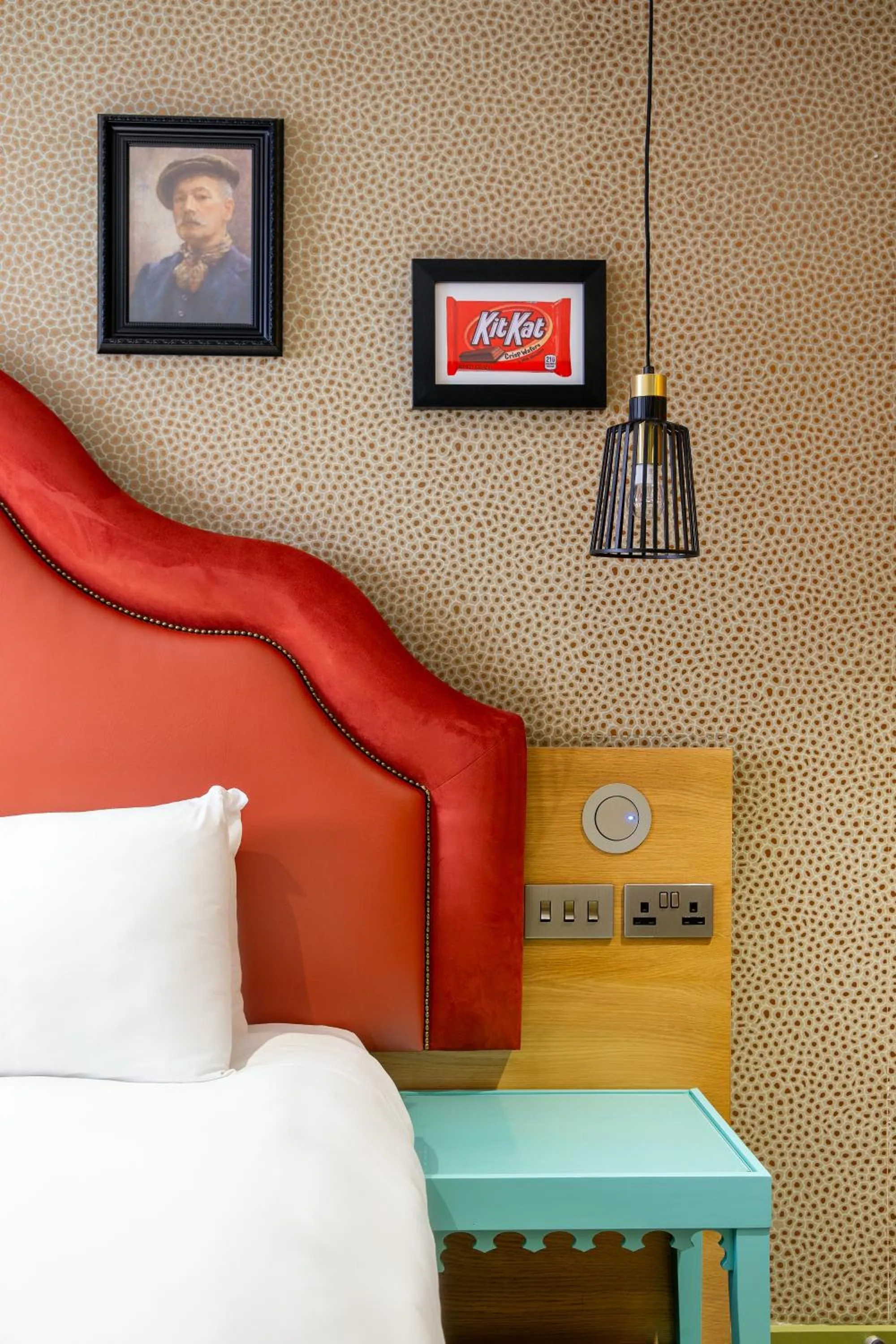 Bed in Elmbank York, Tapestry Collection by Hilton