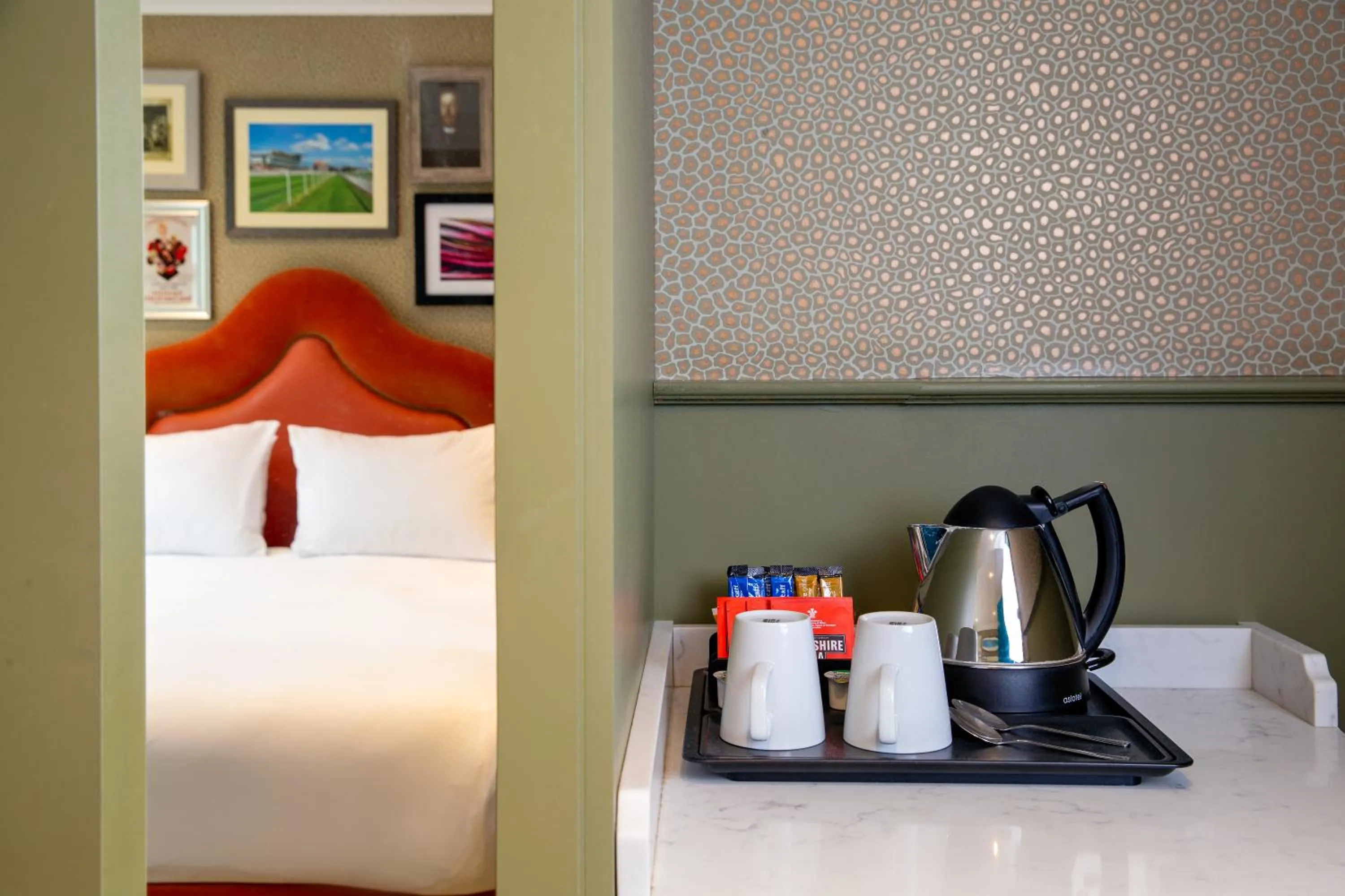 Bed in Elmbank York, Tapestry Collection by Hilton