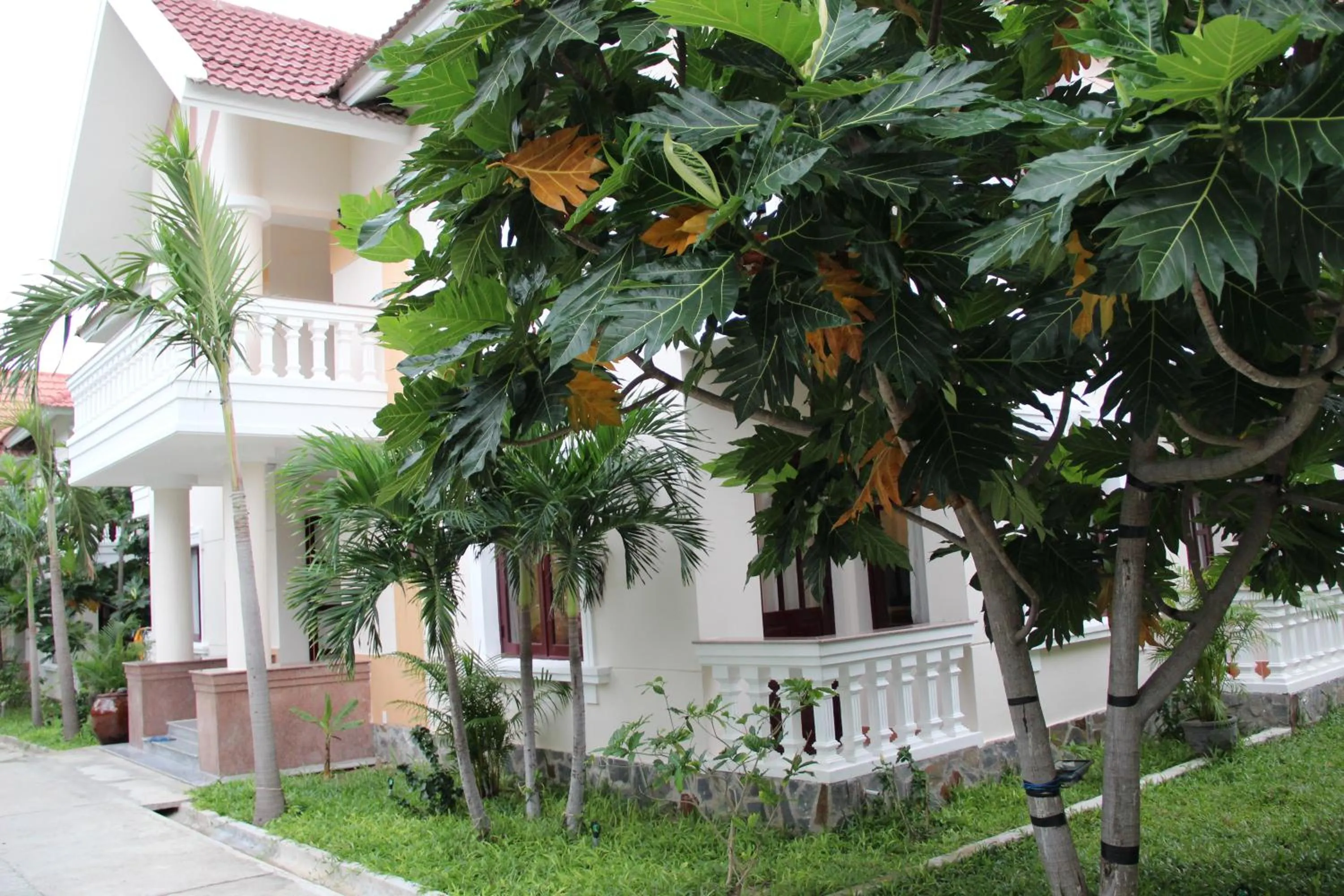 Garden in GM Doc Let Beach Resort & Spa