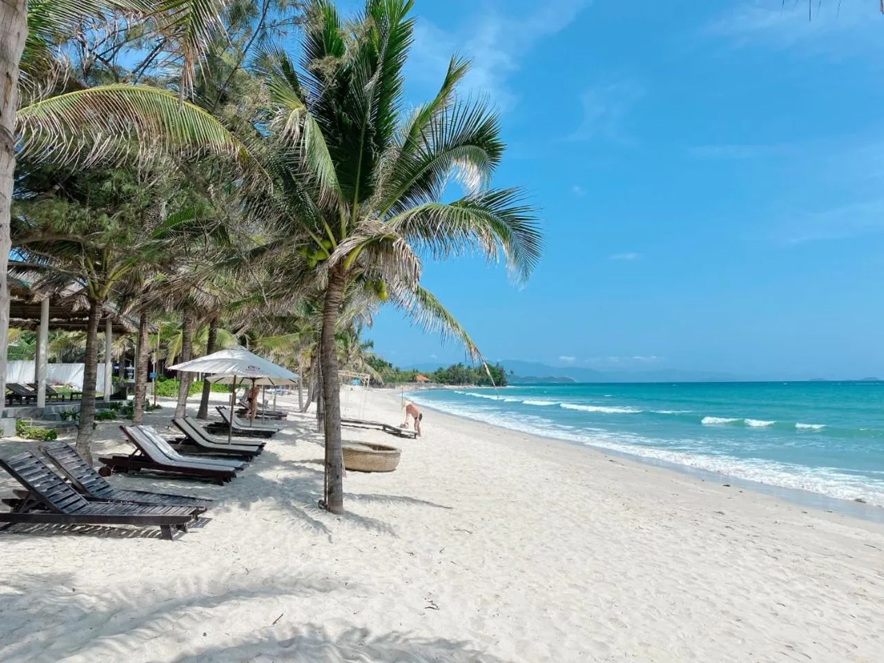 GM Doc Let Beach Resort & Spa