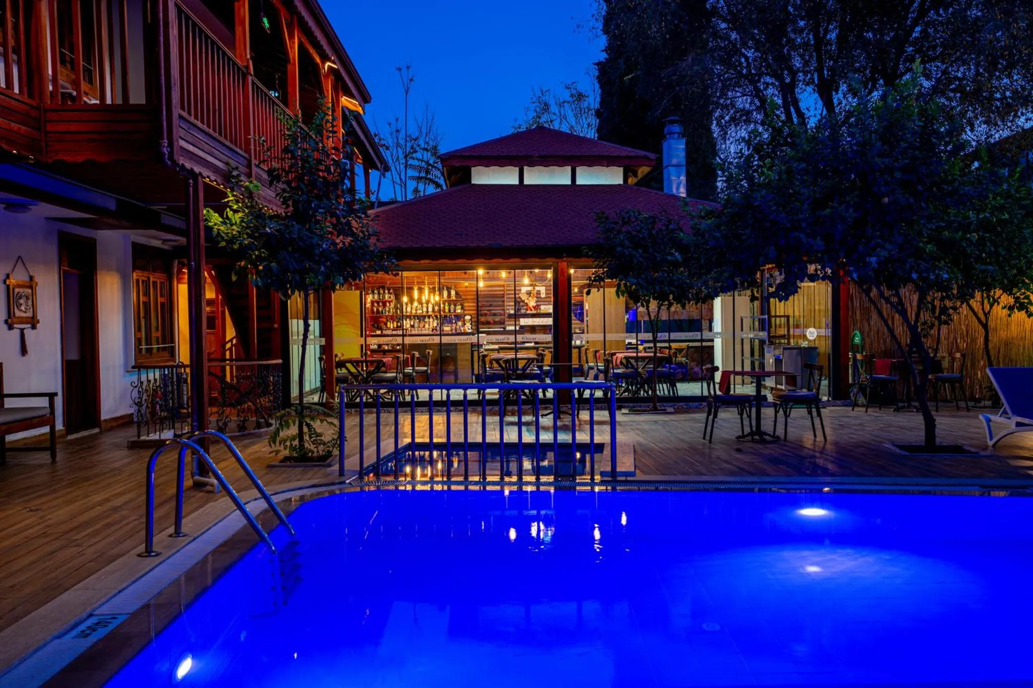 Swimming pool in Oscar Boutique Hotel