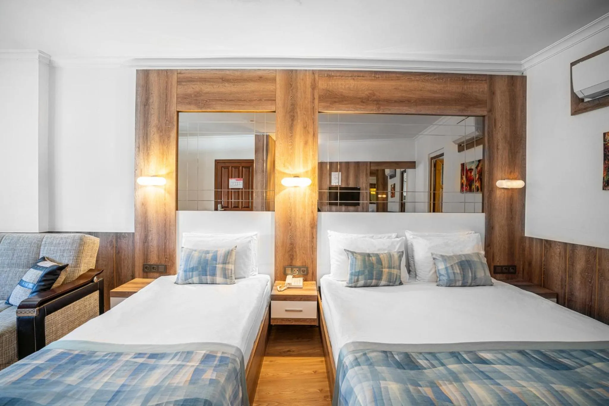 Bedroom, Bed in Oscar Boutique Hotel