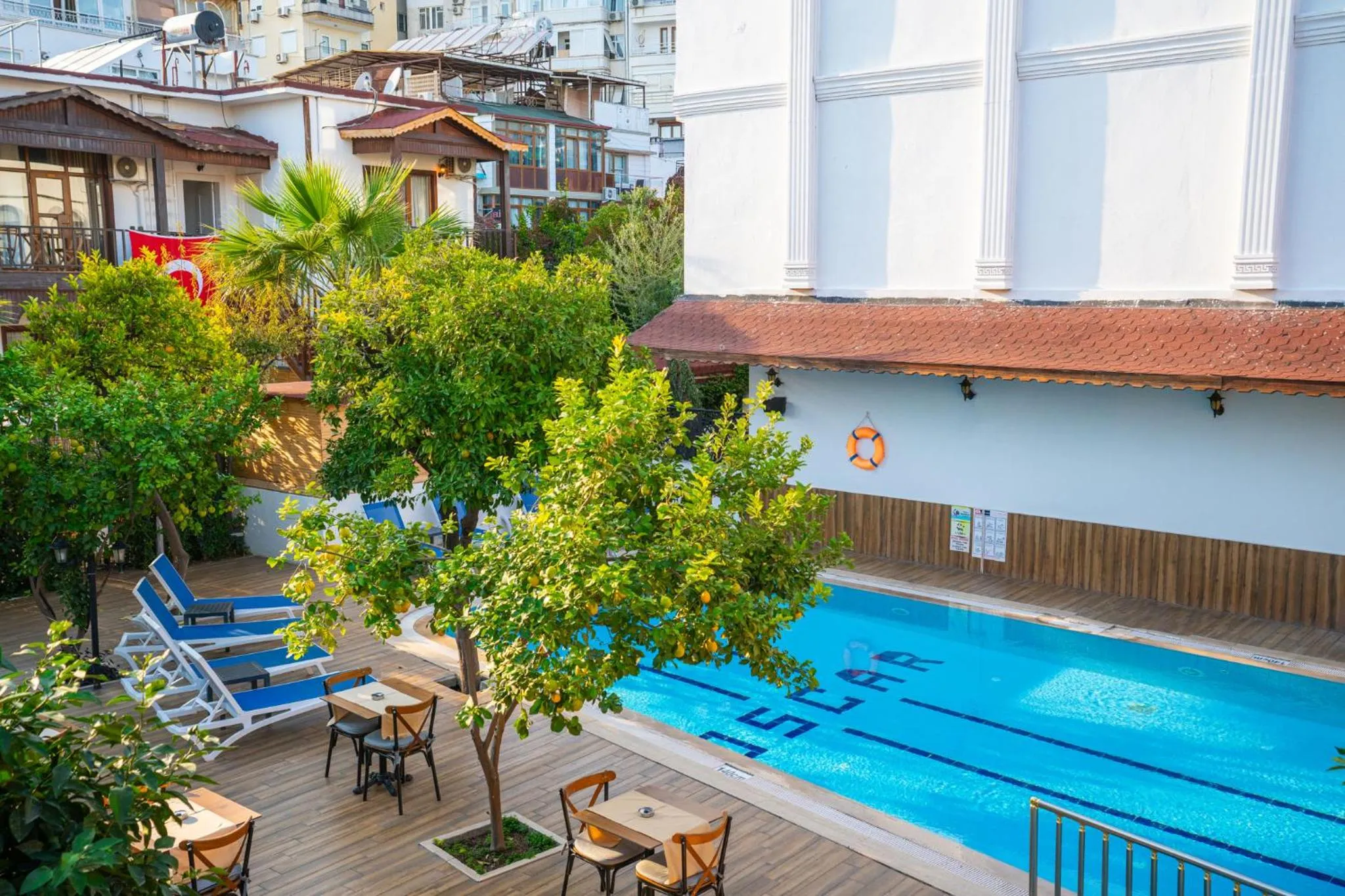 Garden in Oscar Boutique Hotel