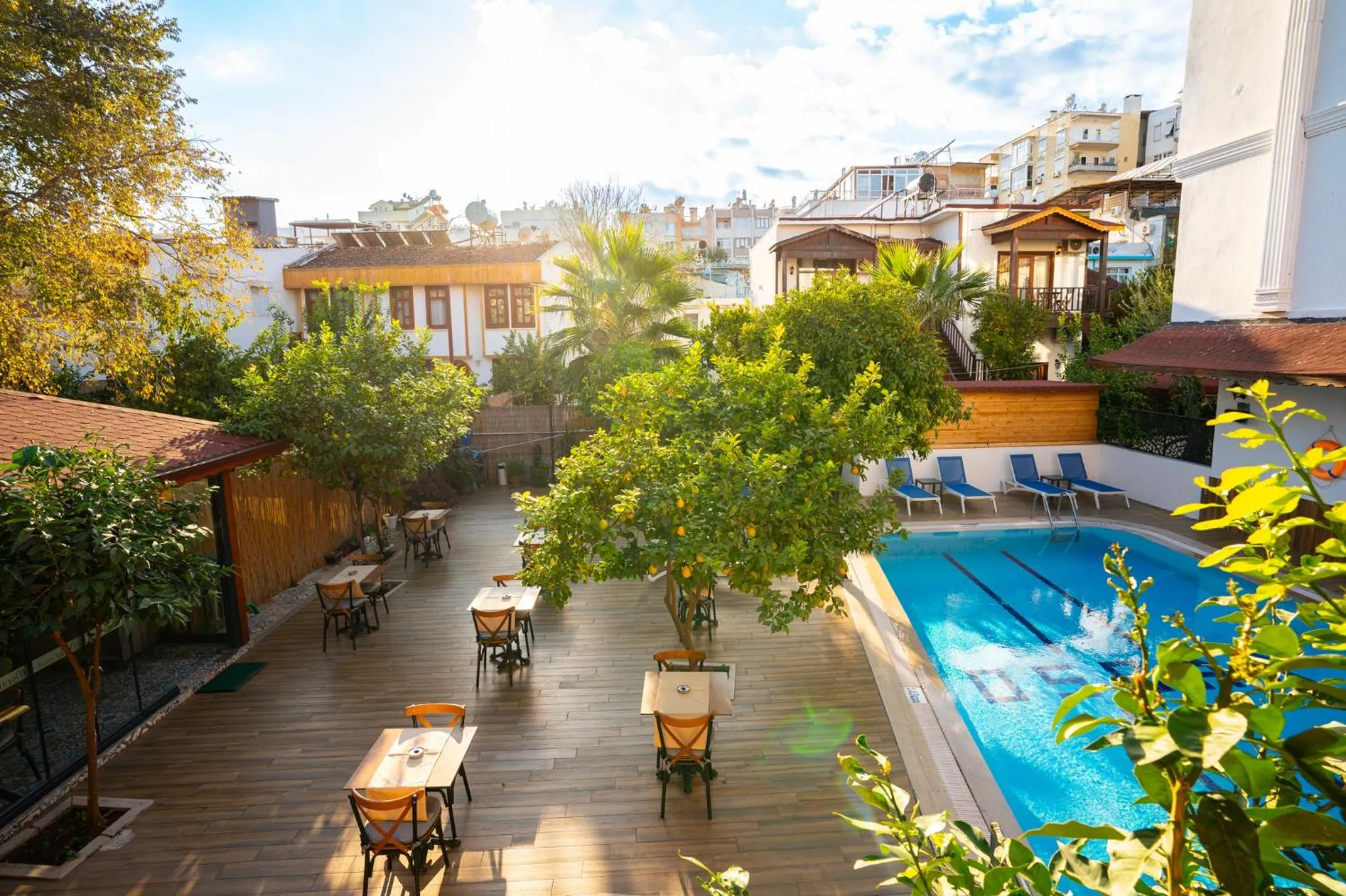 Restaurant/places to eat in Oscar Boutique Hotel