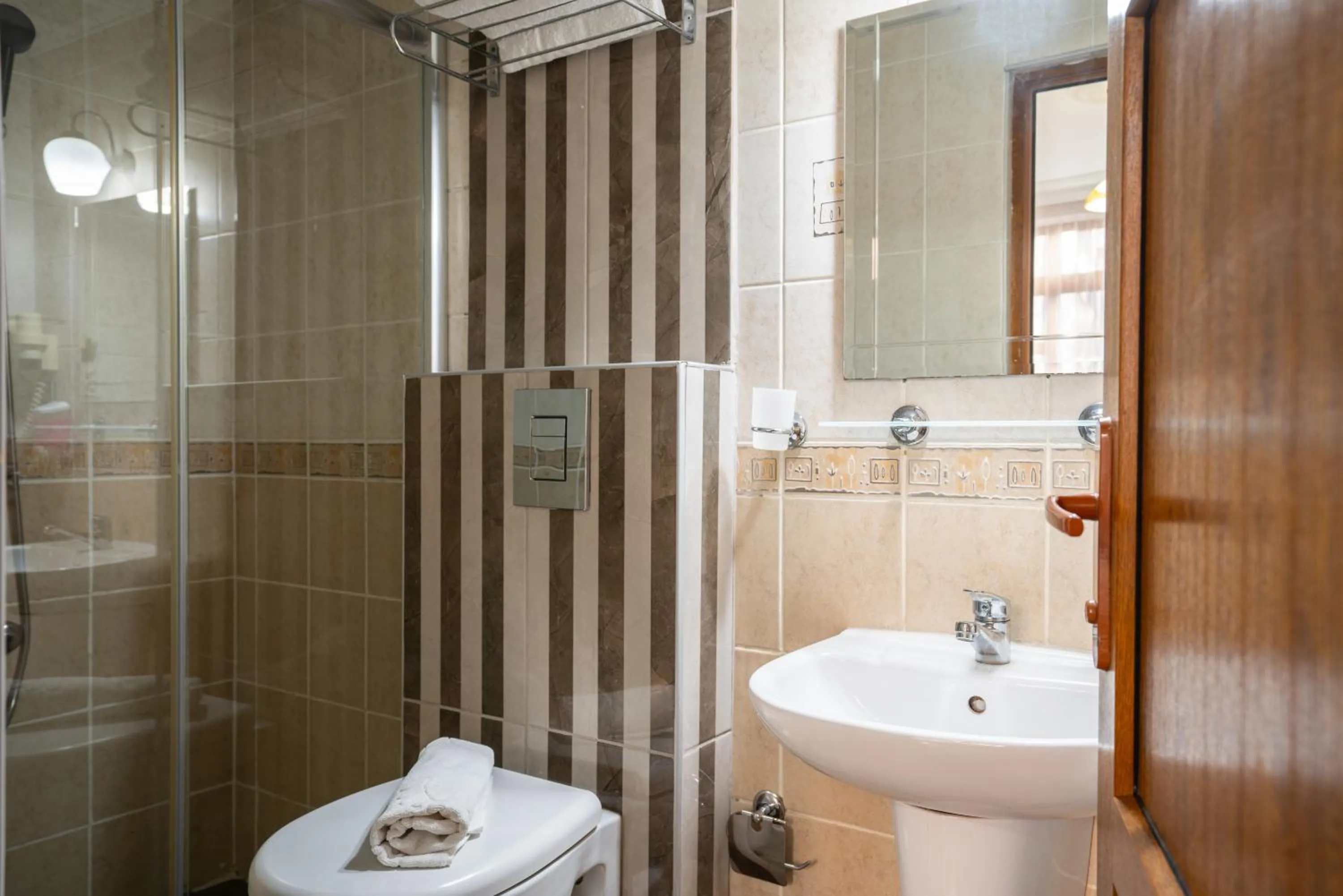 Bathroom in oscar garden