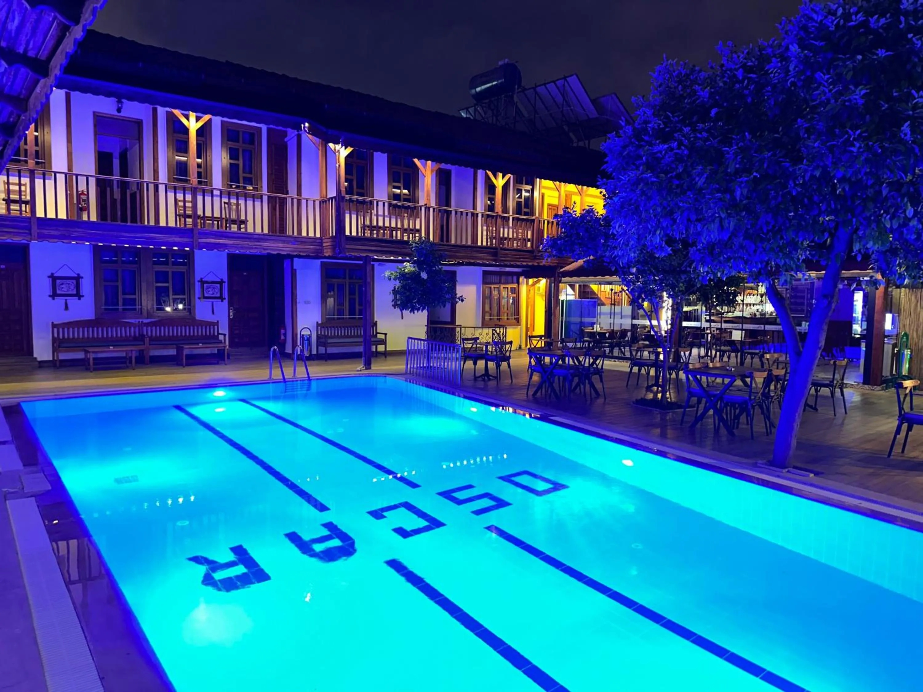 Swimming pool in Oscar Boutique Hotel