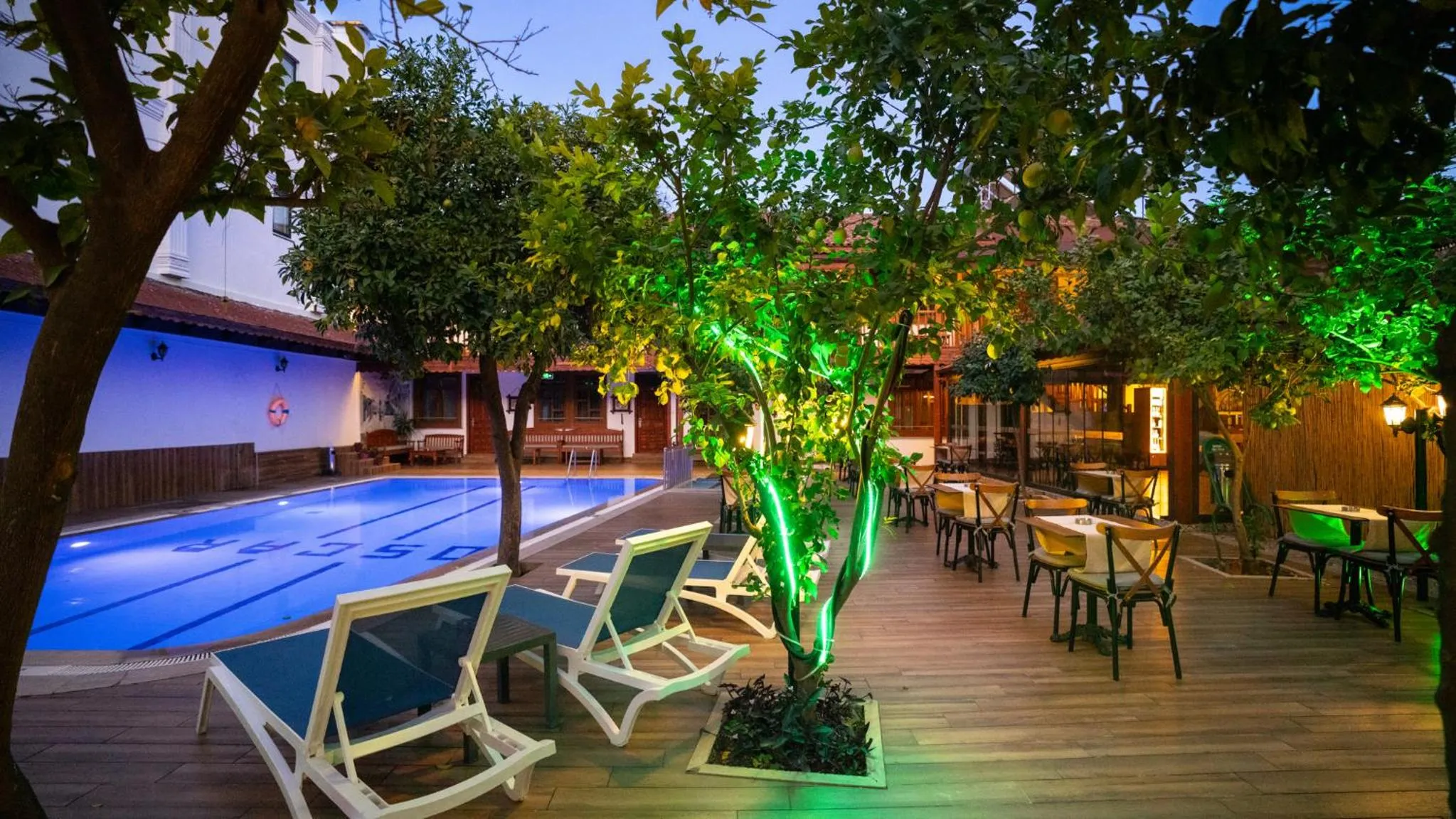 Restaurant/places to eat in oscar garden