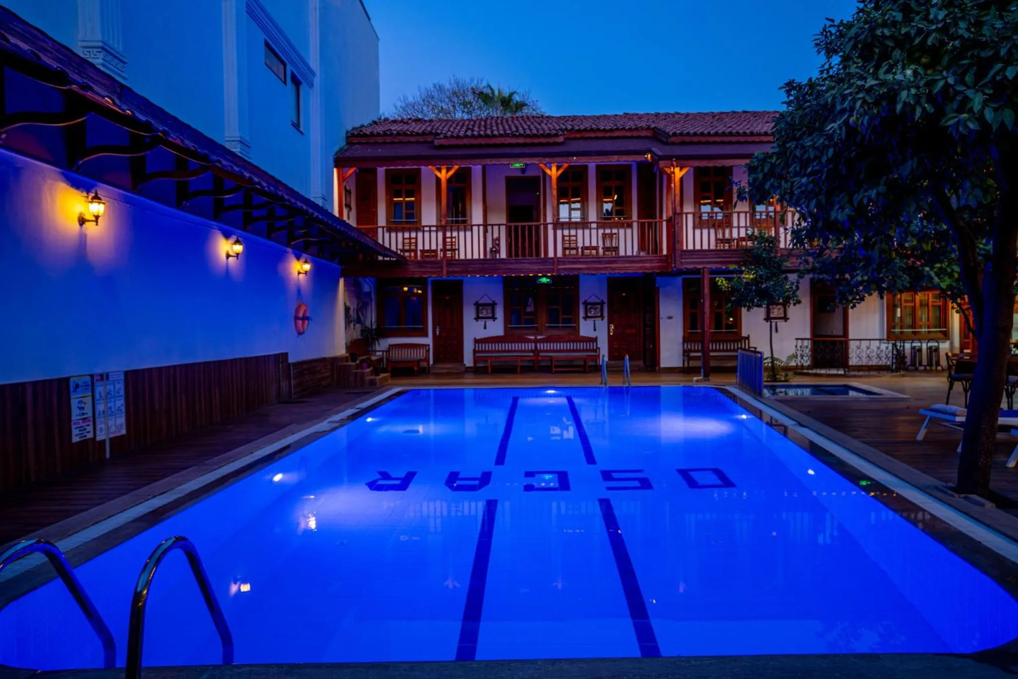 Night in Oscar Boutique Hotel