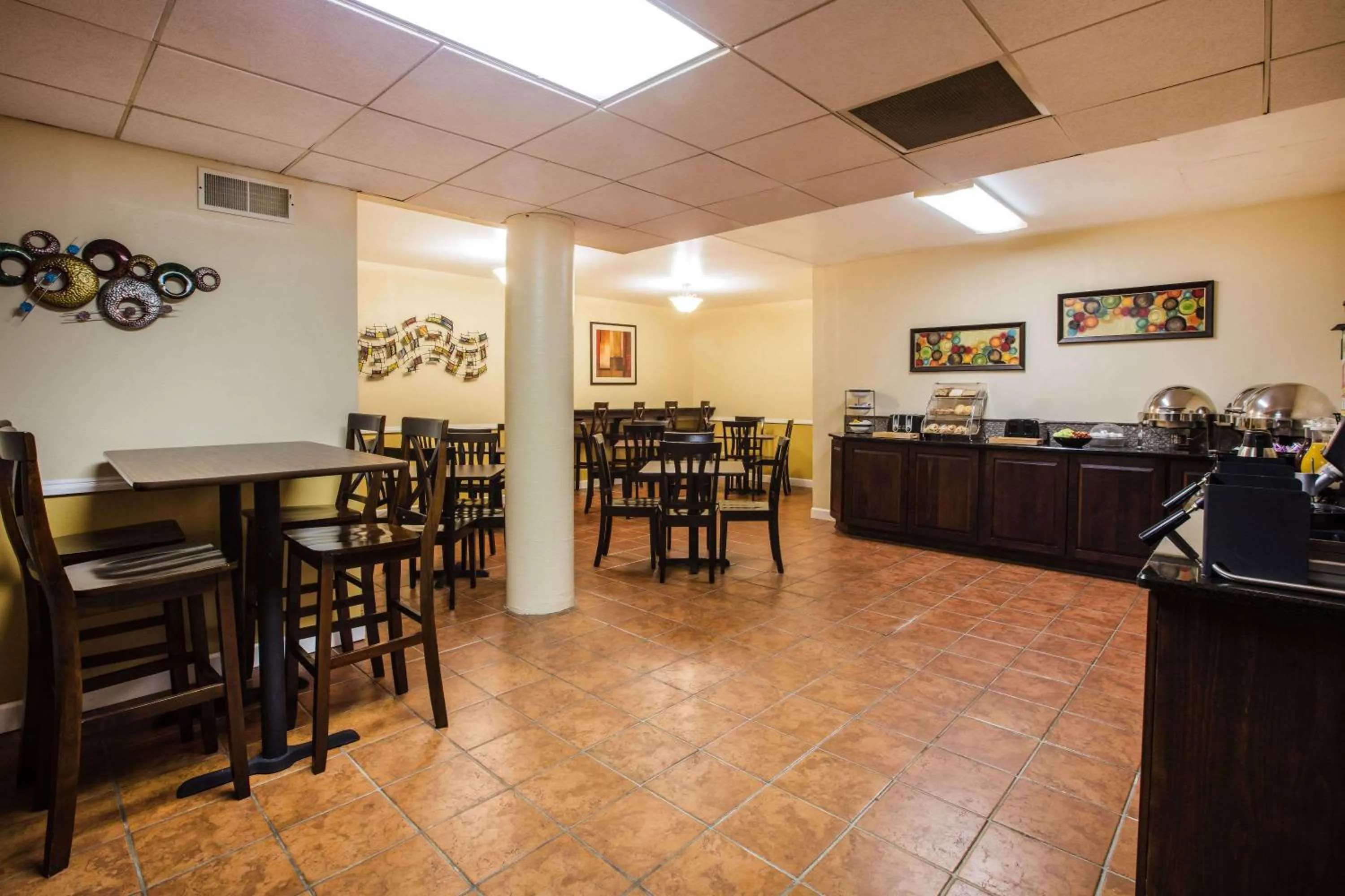 Restaurant/places to eat in Ramada by Wyndham Ligonier