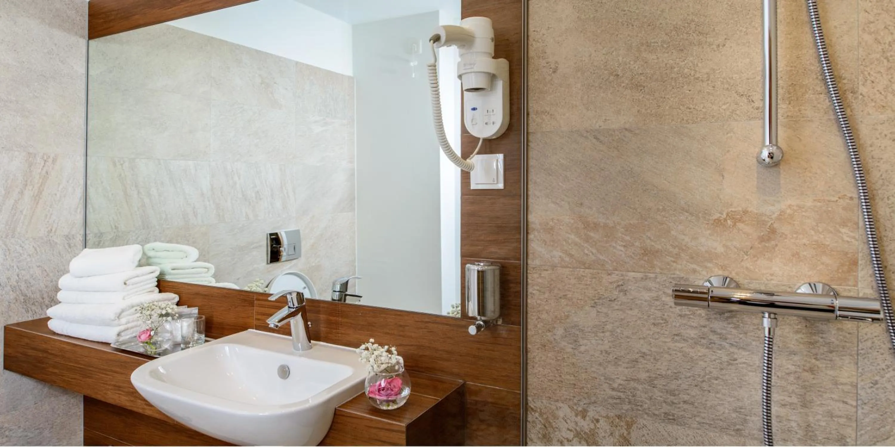 Bathroom in Hotel Festival