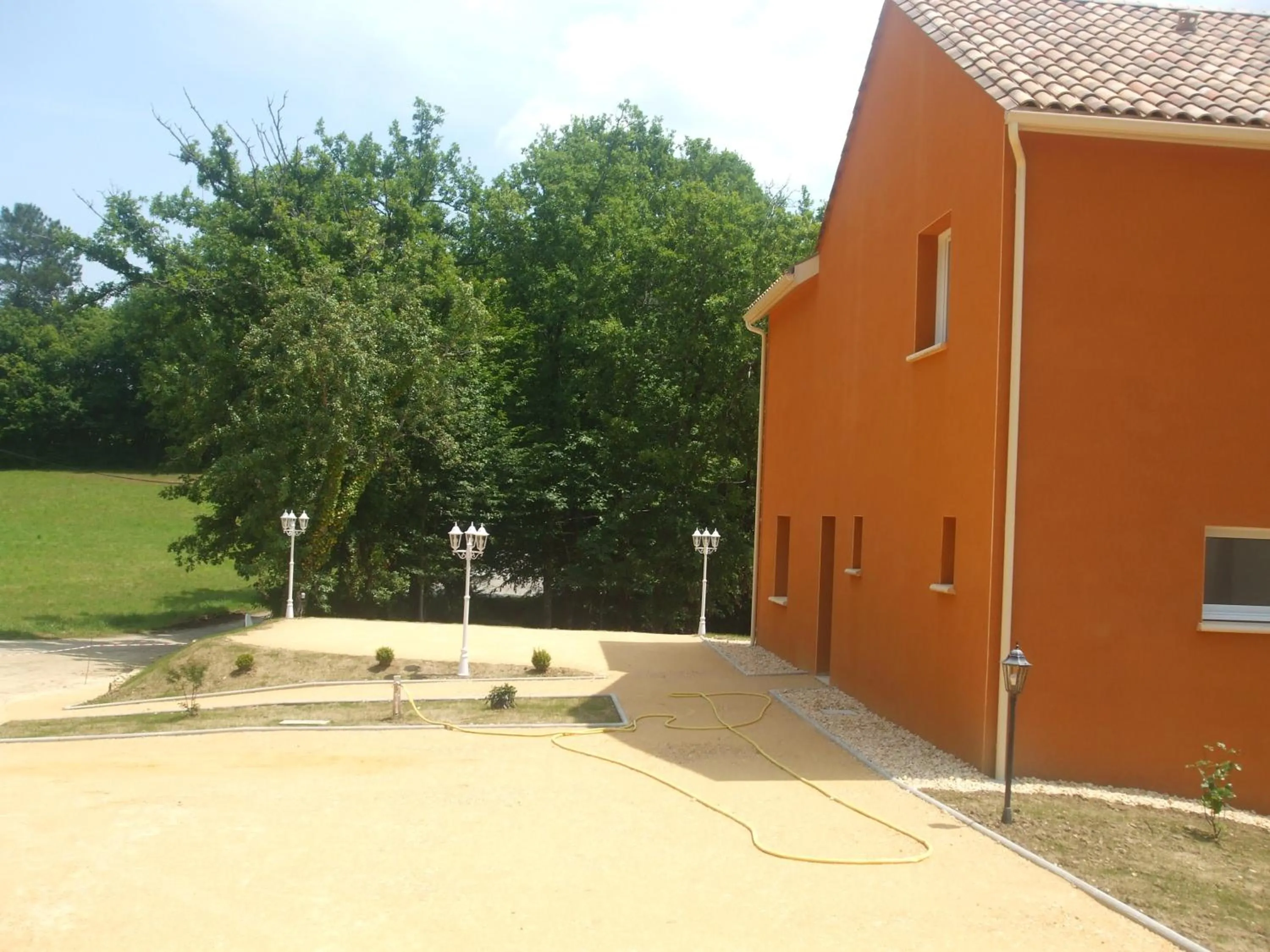 Facade/entrance in La Colline des Endrevies