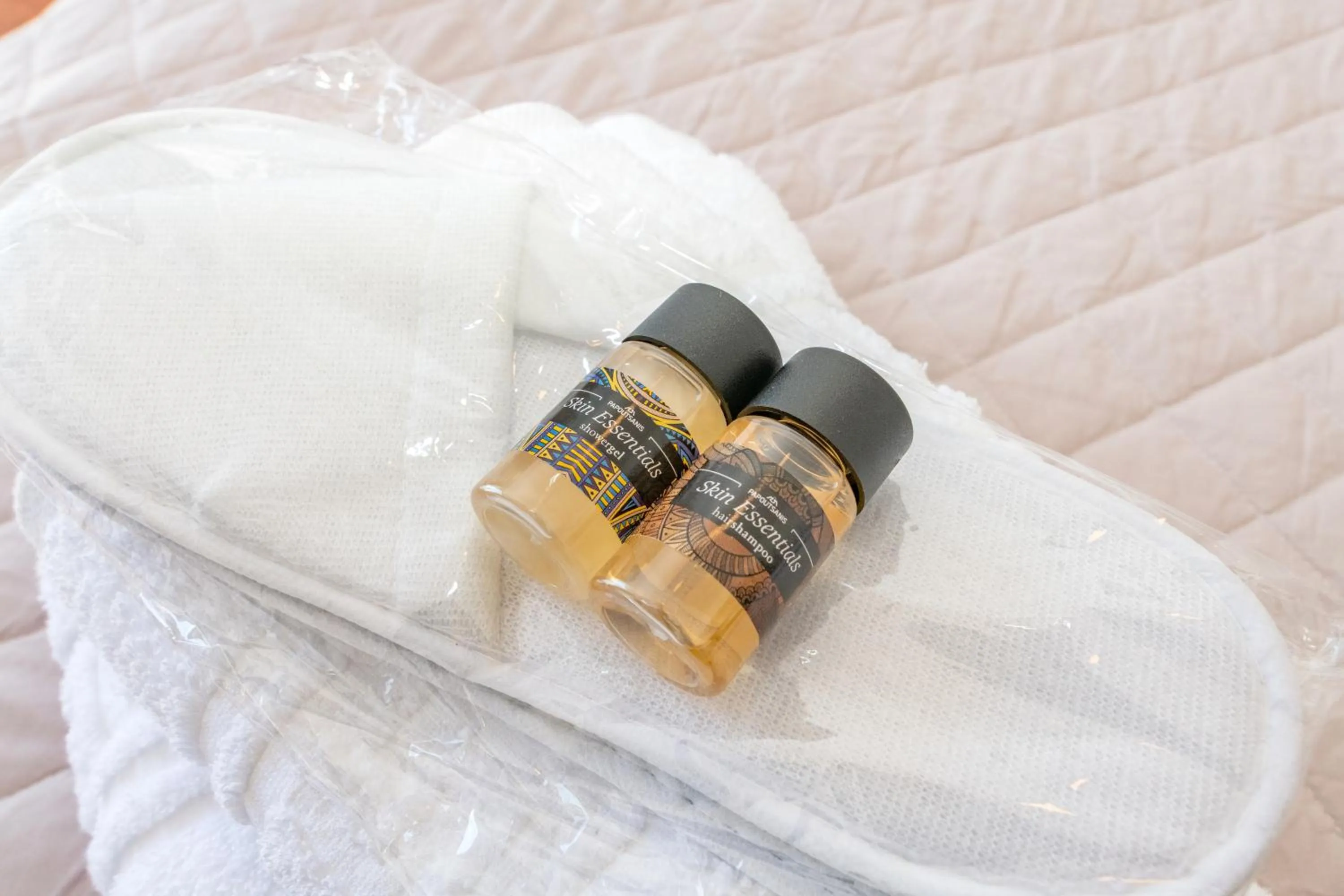 Photo of the whole room, Bed in Agali bay hotel