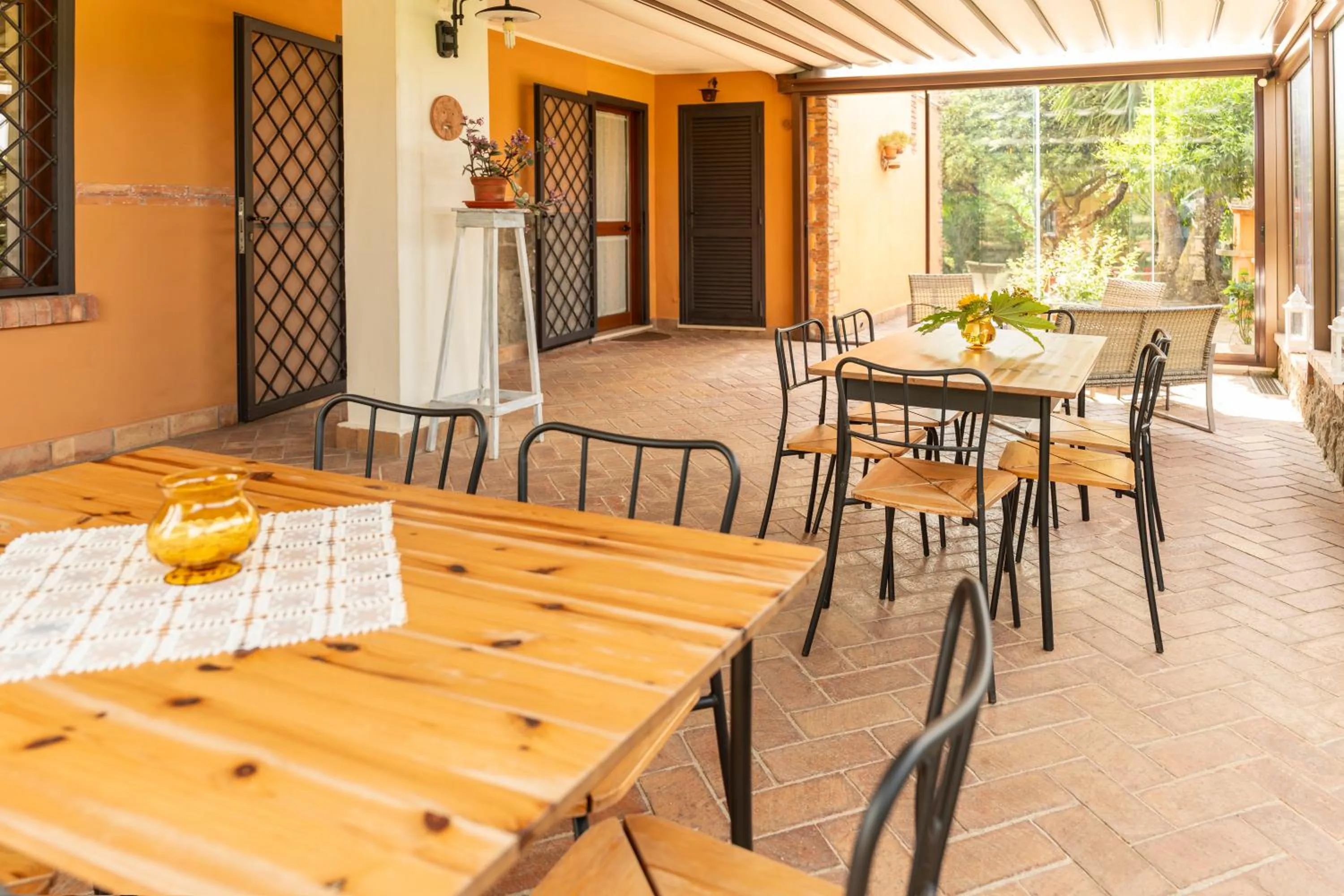 Patio in B&B Casale Ansamagi Relax & Pool