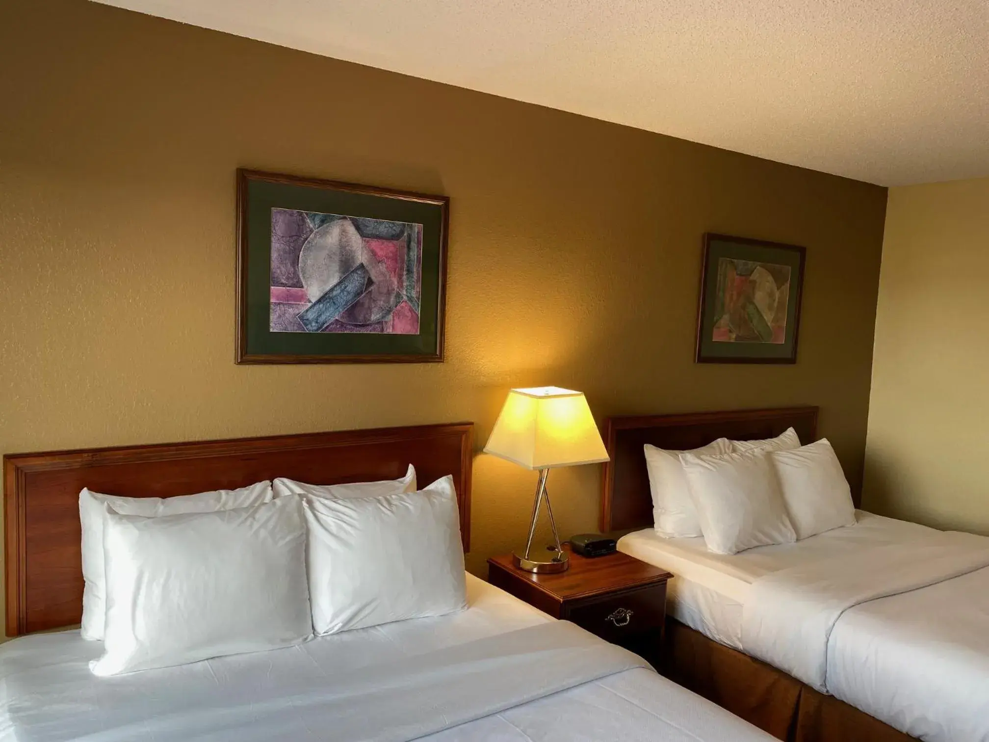Standard Queen Room with Two Queen Beds - Non Smoking in Comfort Inn & Suites Morton - Peoria Standard Queen Room with Two Queen Beds - Non Smoking in Comfort Inn & Suites Morton - Peoria