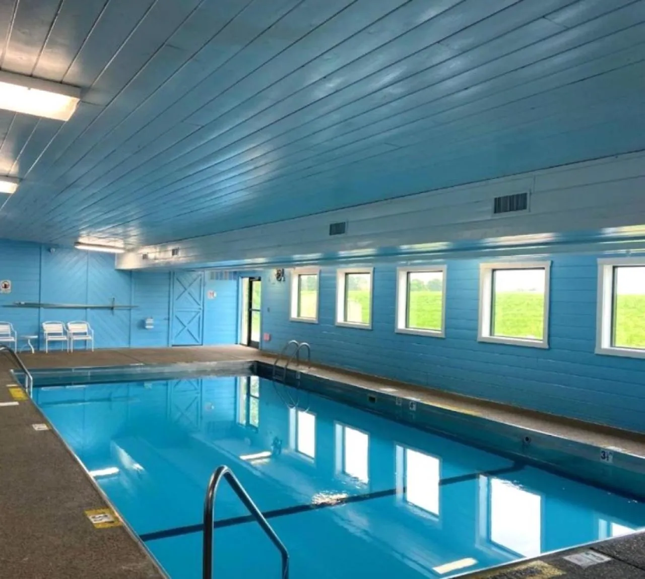 Pool view in Comfort Inn & Suites Morton - Peoria