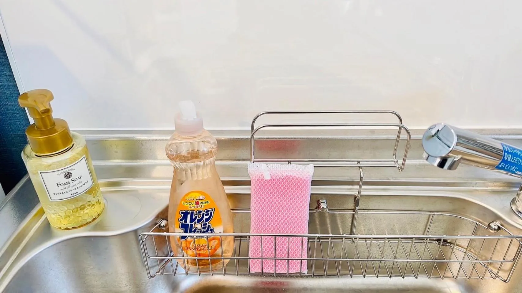 Communal kitchen in Megu Fuji Plus