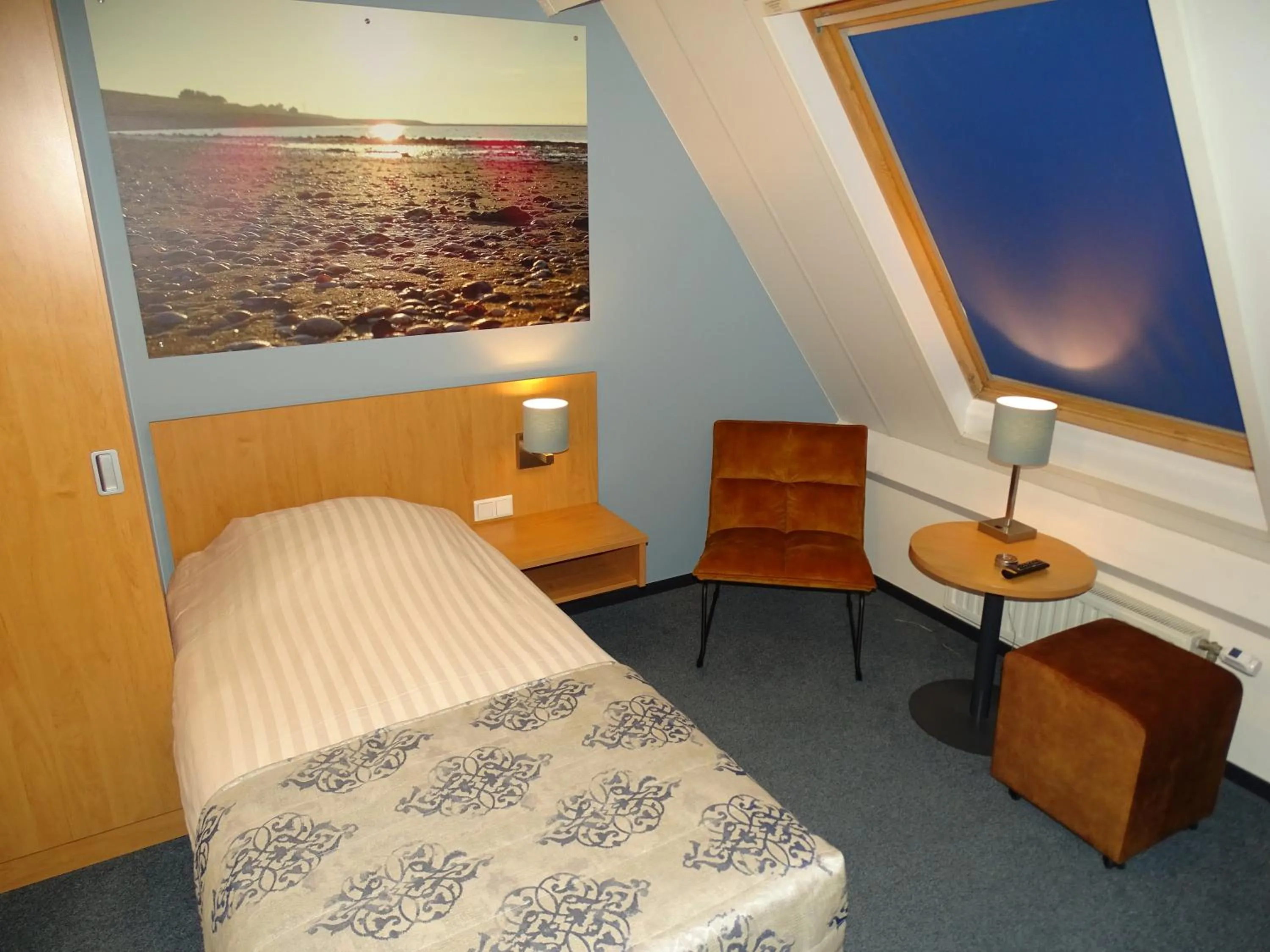 Guests, Bed in Hotel Café Restaurant "De Kroon"