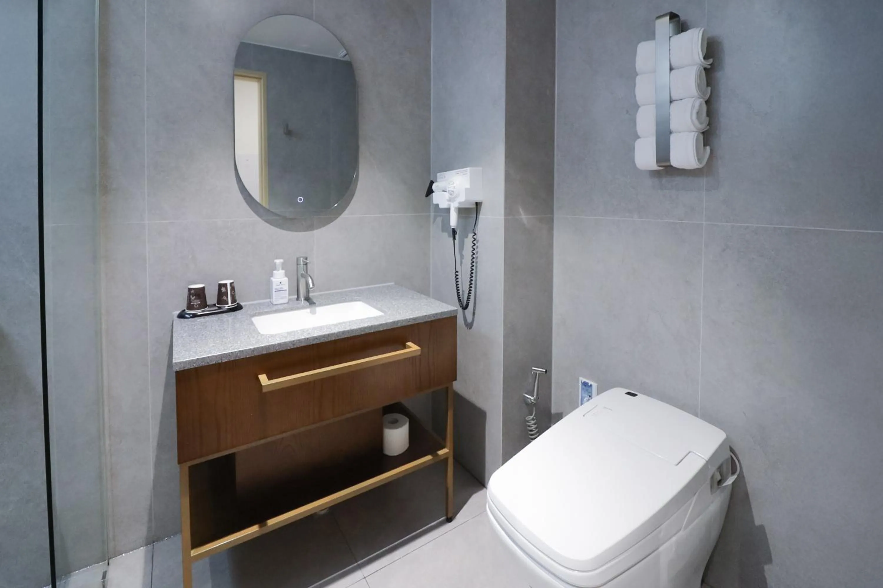 Toilet in Hound Hotel Mokpo Peace Plaza