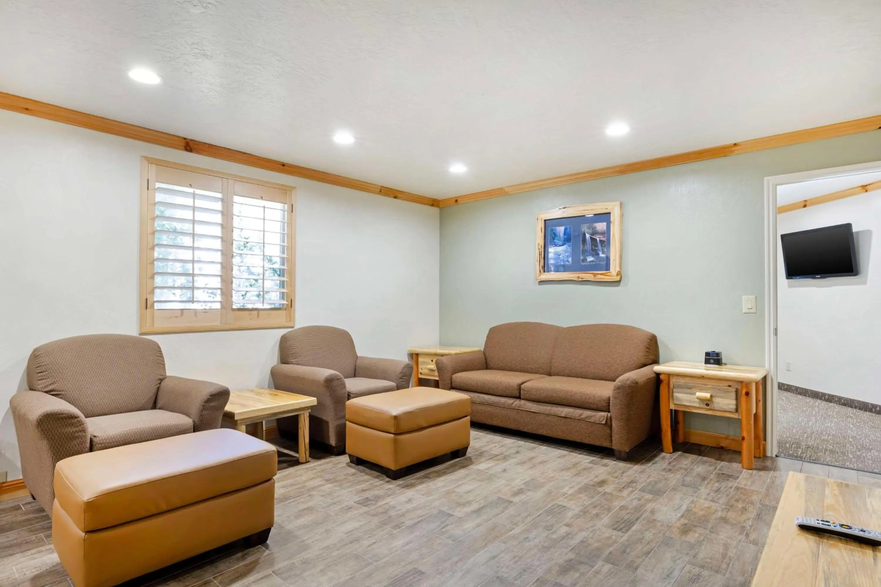 Photo of the whole room in Best Western East Zion Thunderbird Lodge