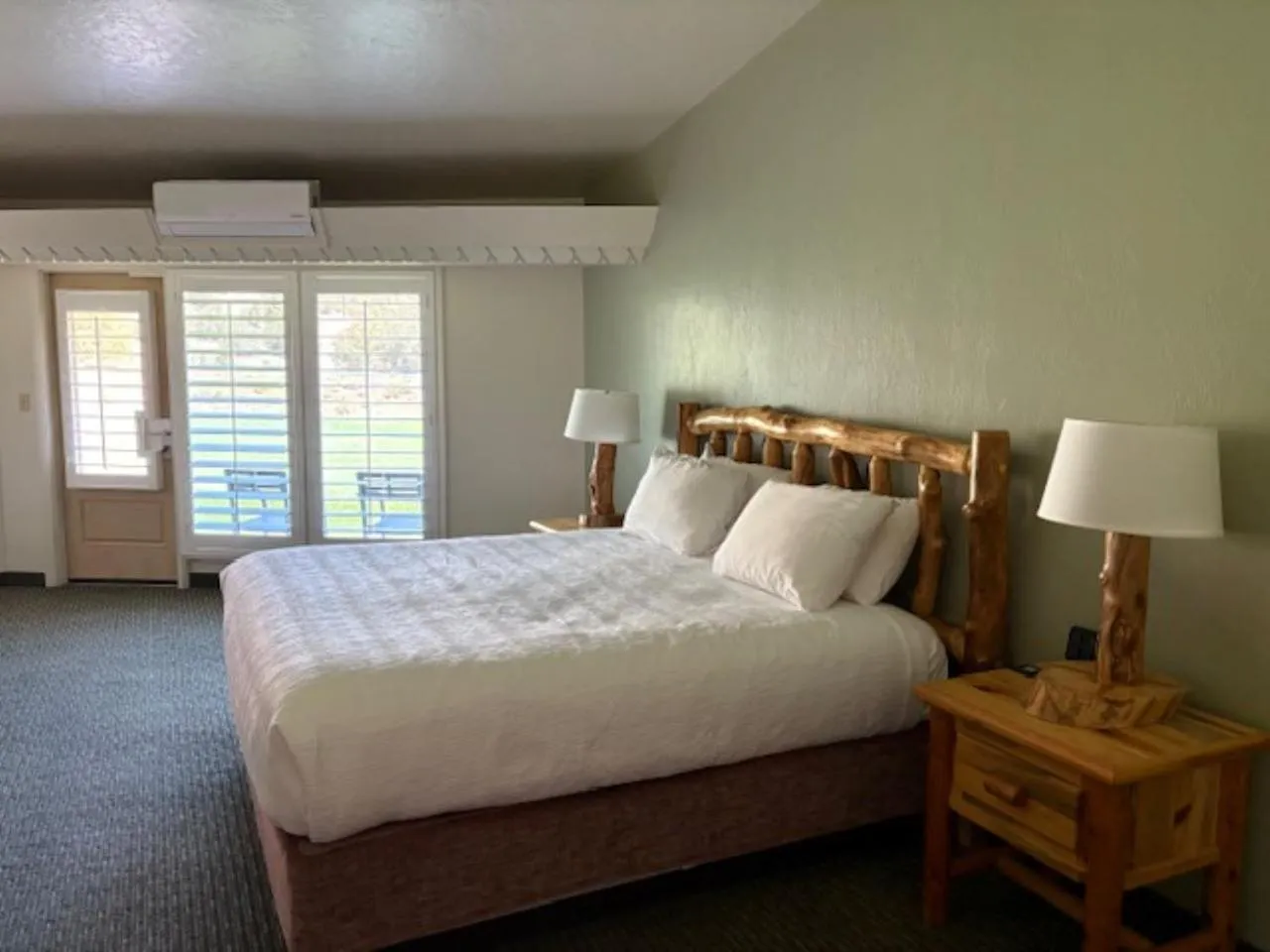Bed in Best Western East Zion Thunderbird Lodge